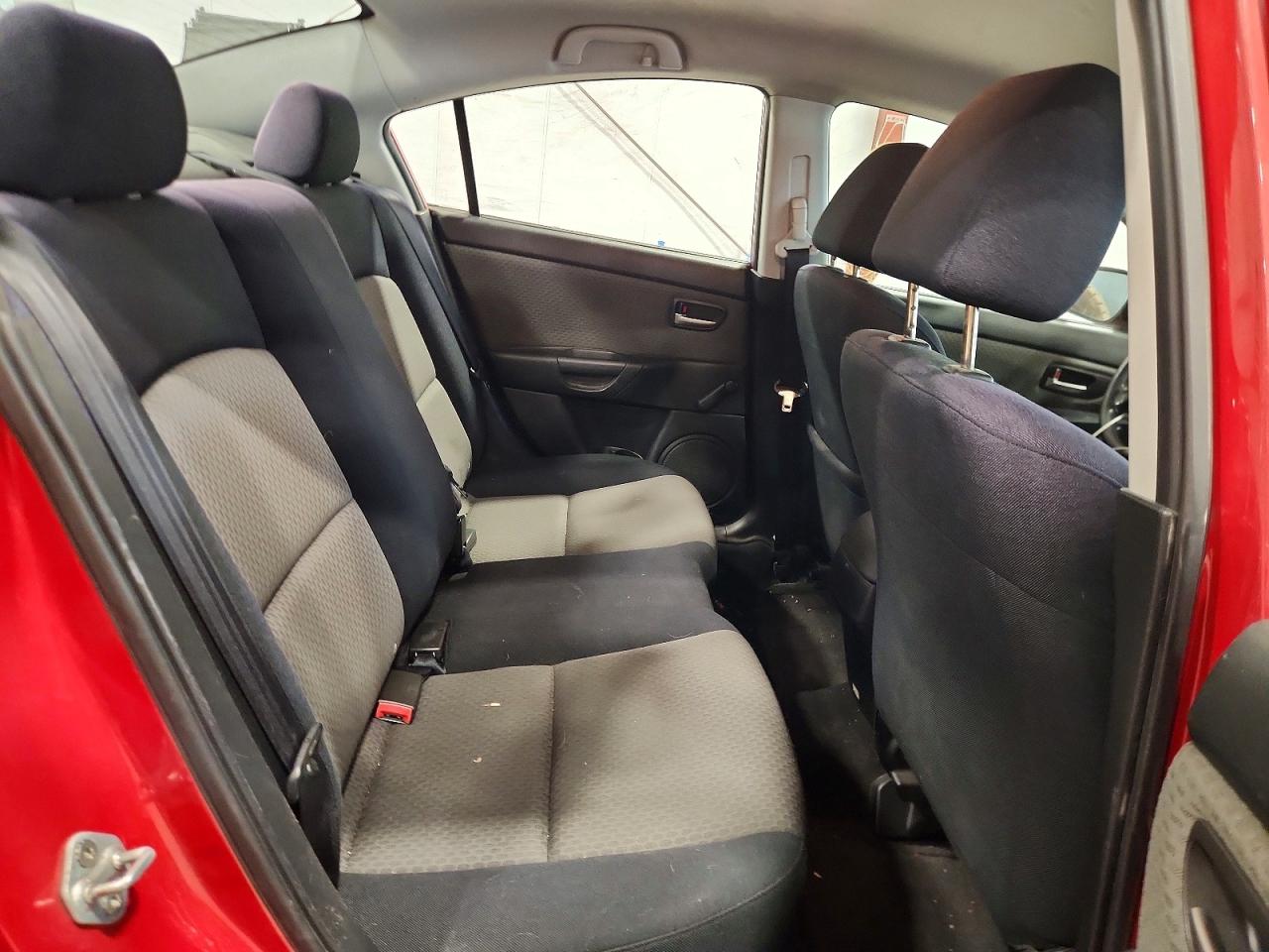 2006 Mazda 3 I Red vin: JM1BK12G261471900