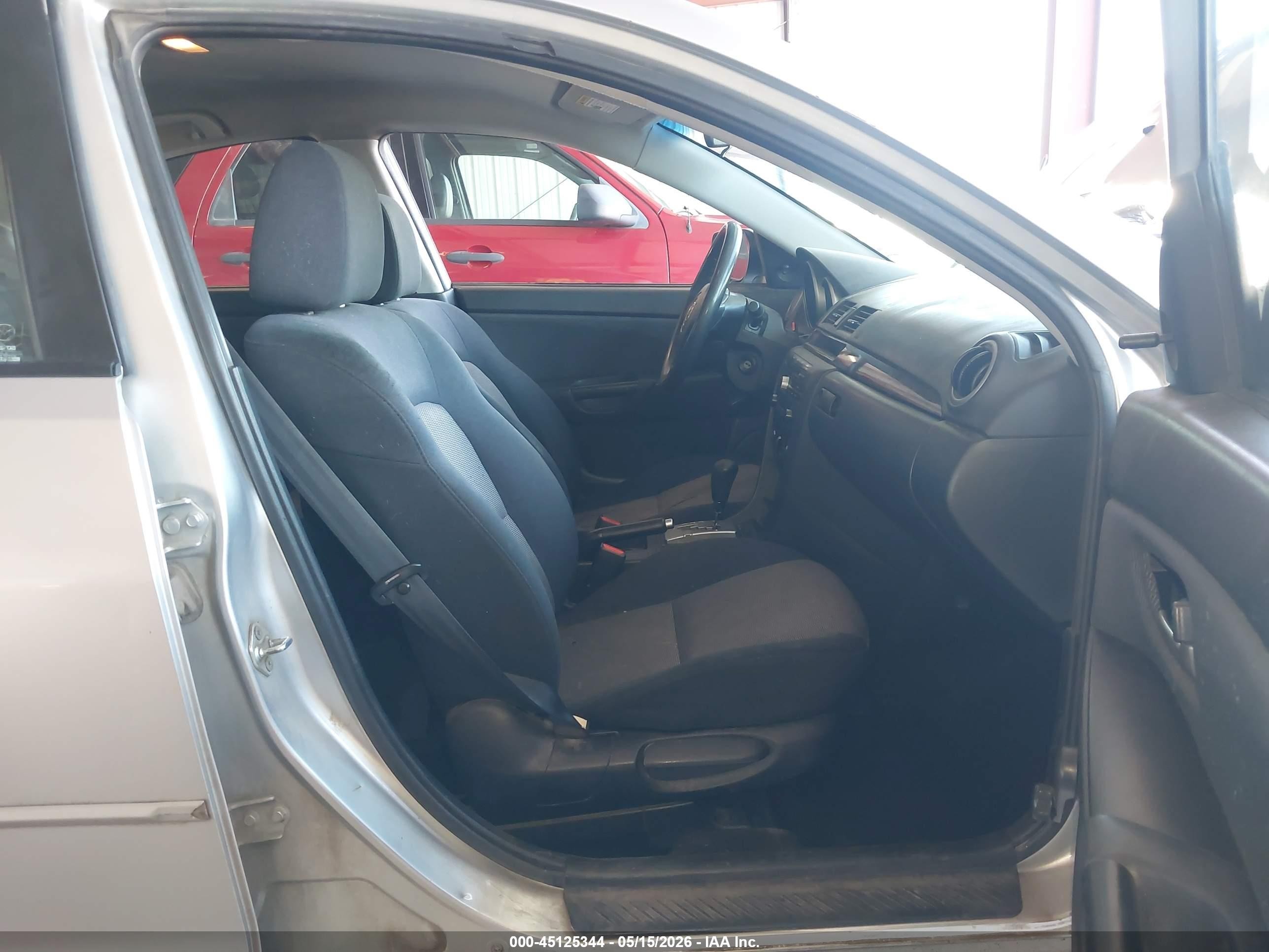 2007 Mazda Mazda3 I Sport Silver vin: JM1BK12G371719086
