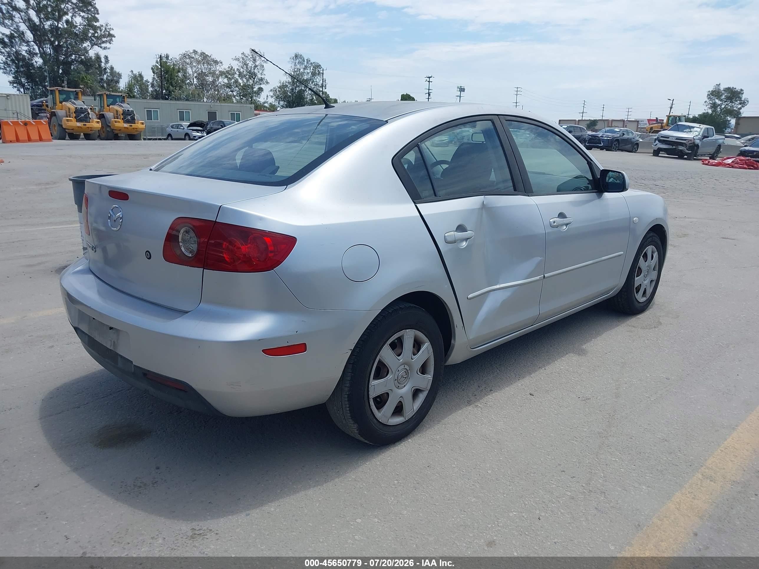 2006 Mazda Mazda3 I Silver vin: JM1BK12G461404926