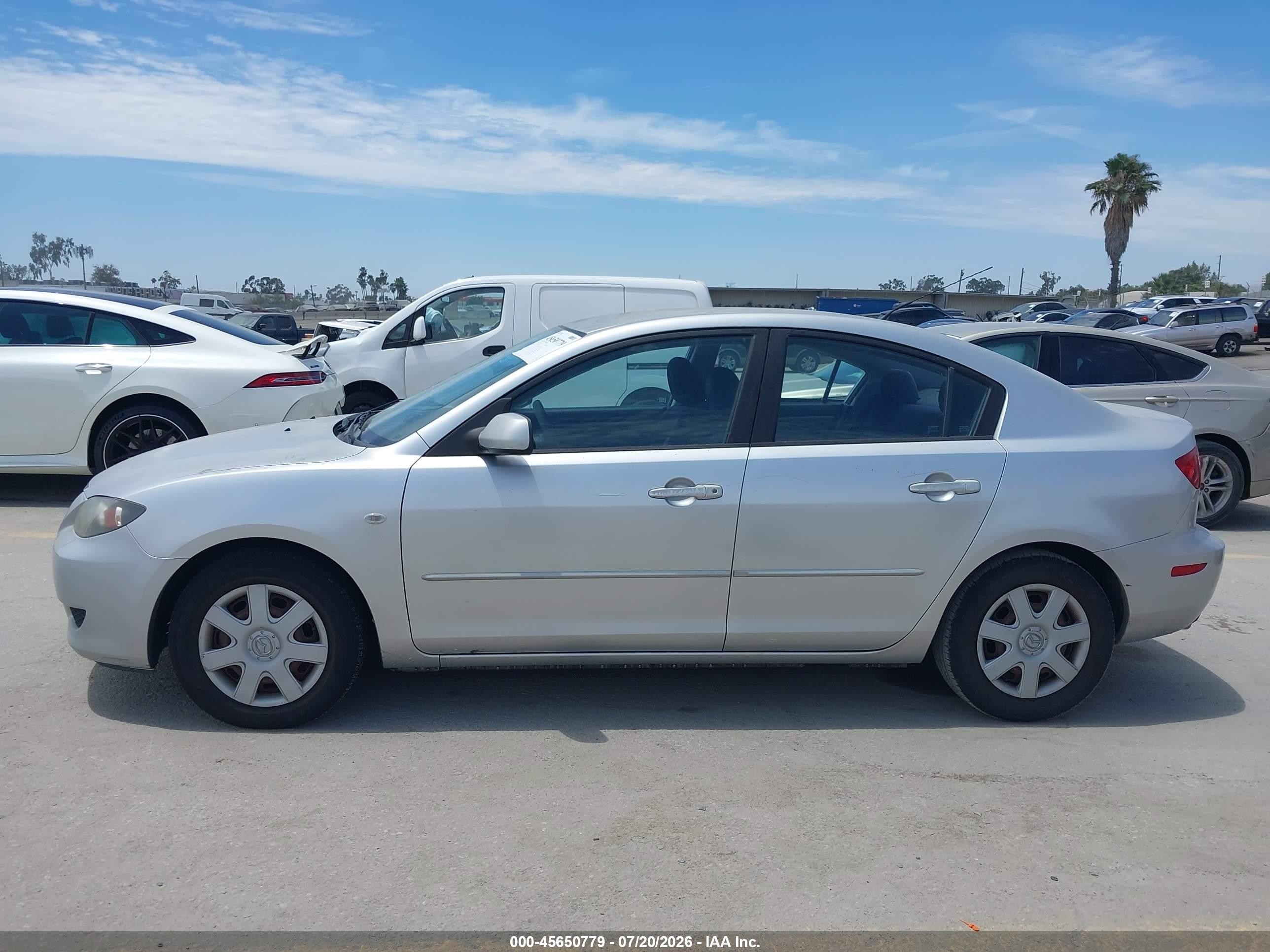 2006 Mazda Mazda3 I Silver vin: JM1BK12G461404926