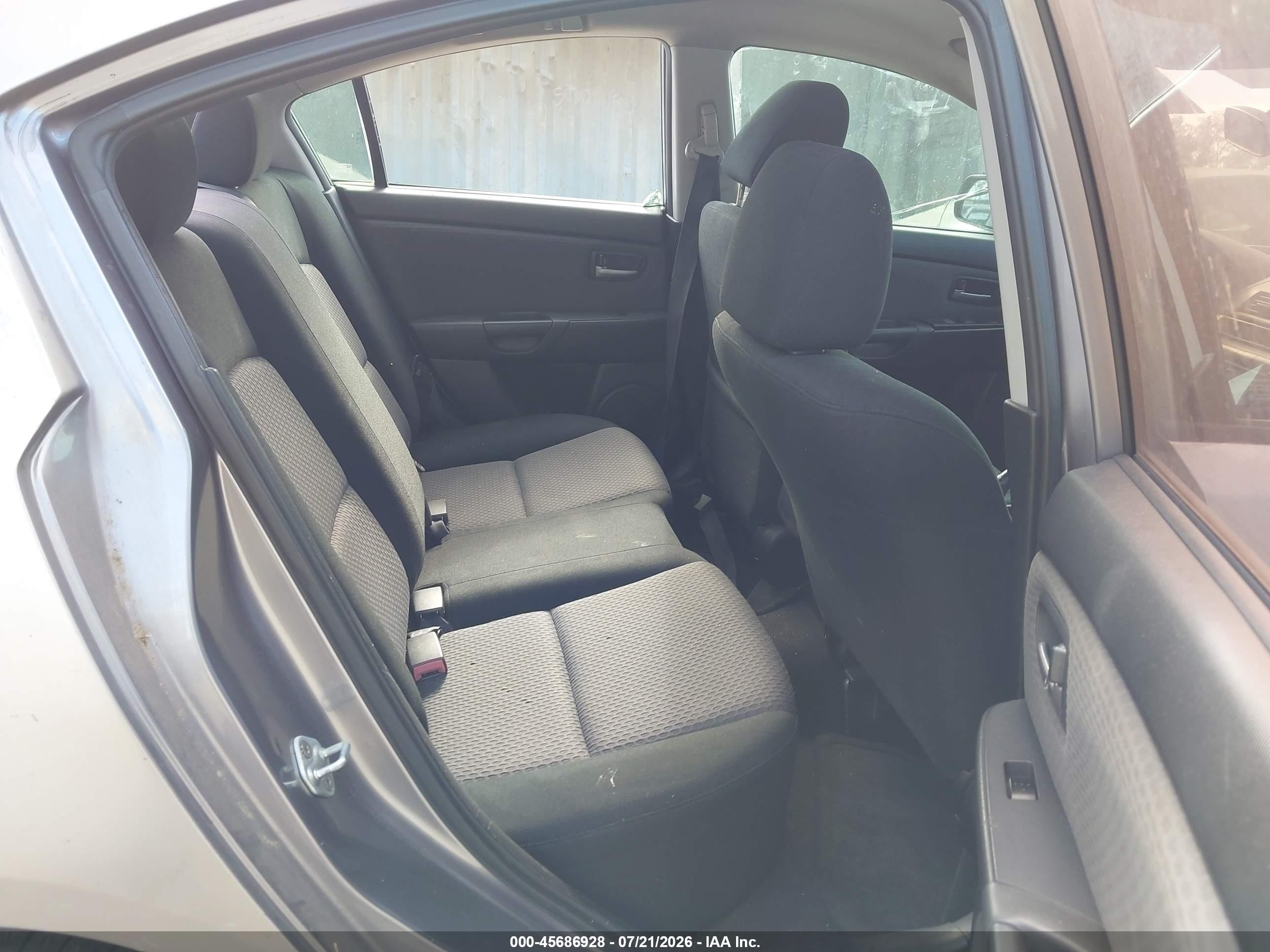 2006 Mazda Mazda3 I Touring Silver vin: JM1BK12G661401543