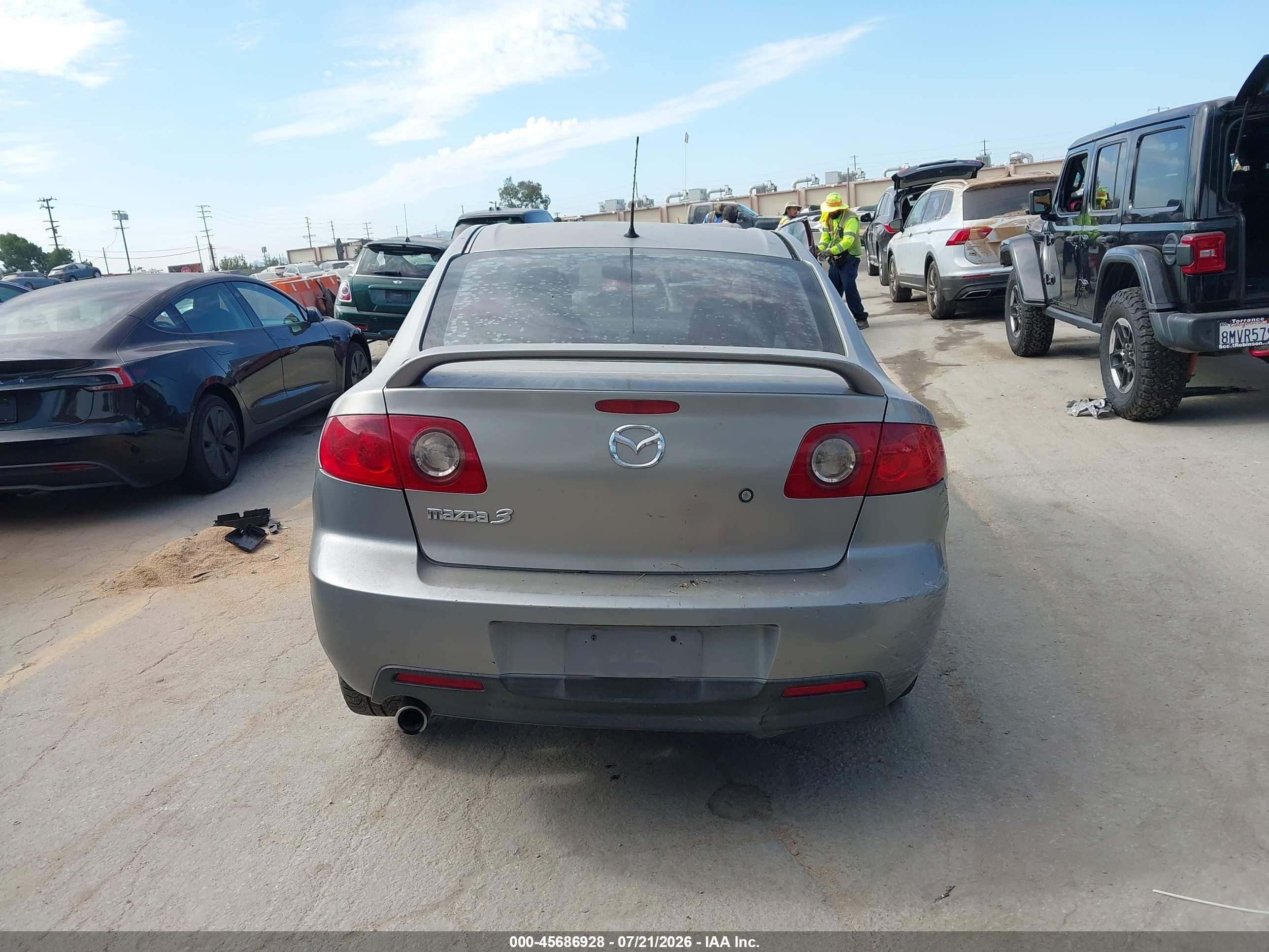 2006 Mazda Mazda3 I Touring Silver vin: JM1BK12G661401543