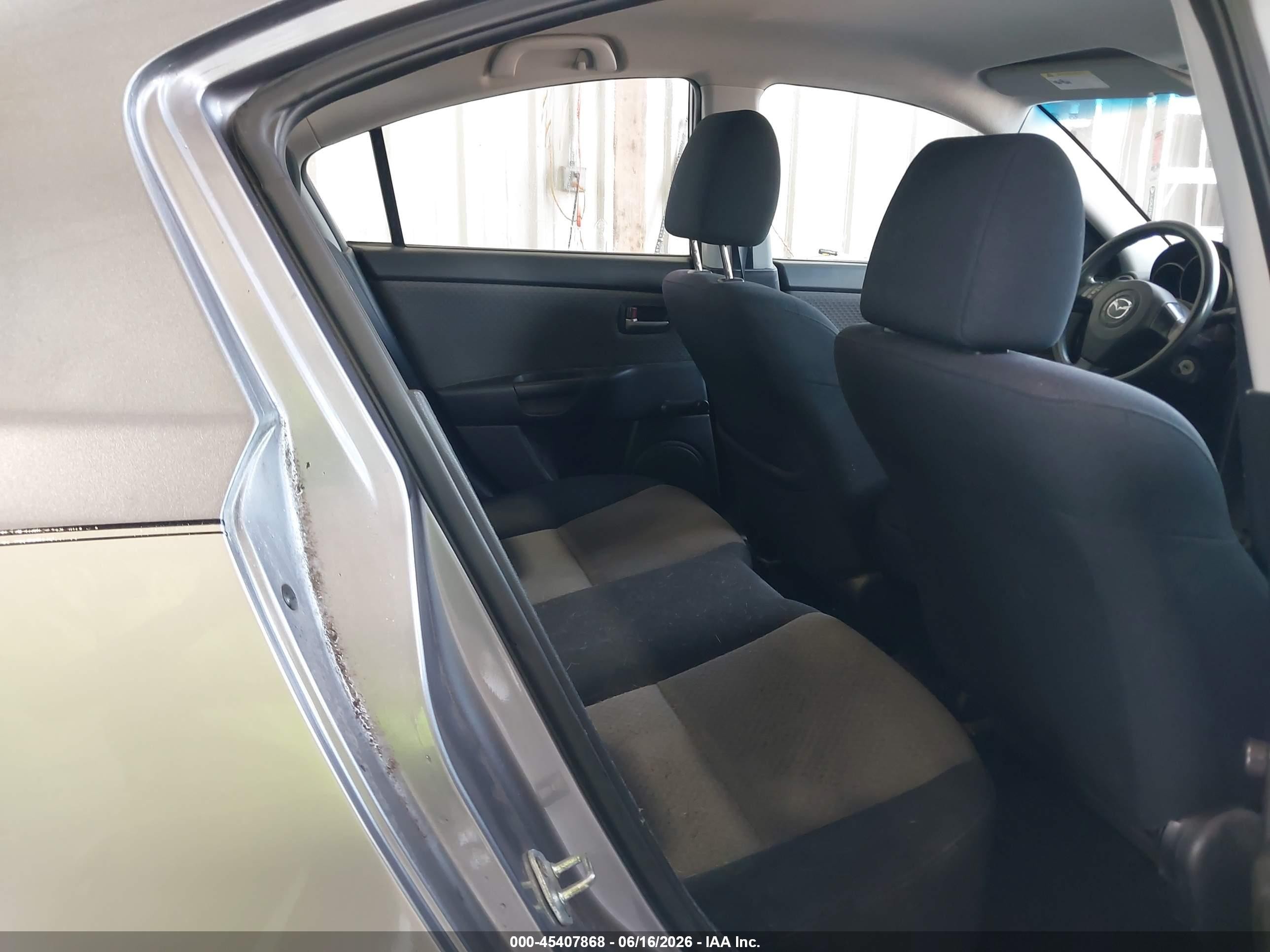 2006 Mazda Mazda3 I Gray vin: JM1BK12G961400788