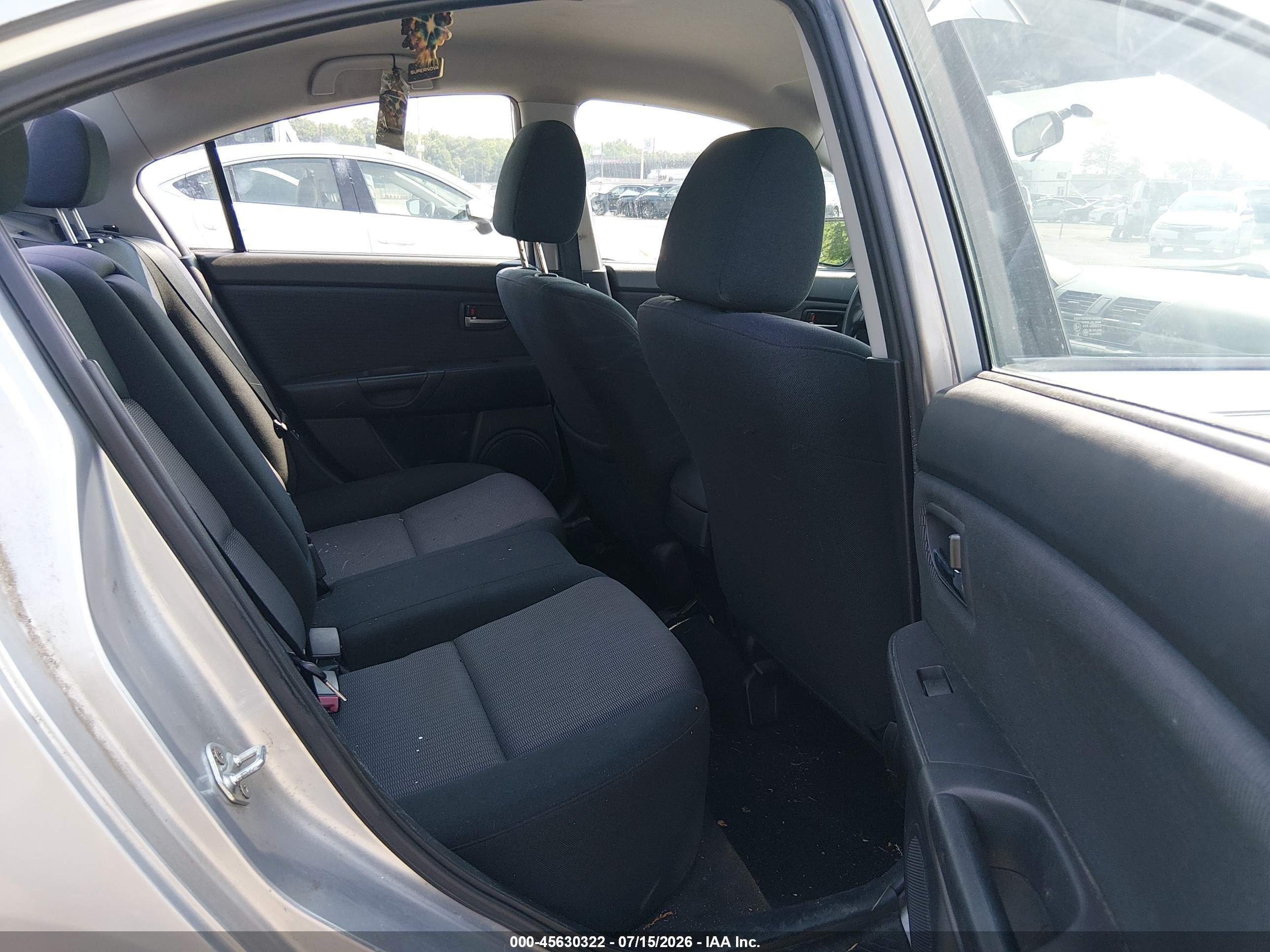 2007 Mazda Mazda3 I Silver vin: JM1BK12G971749483
