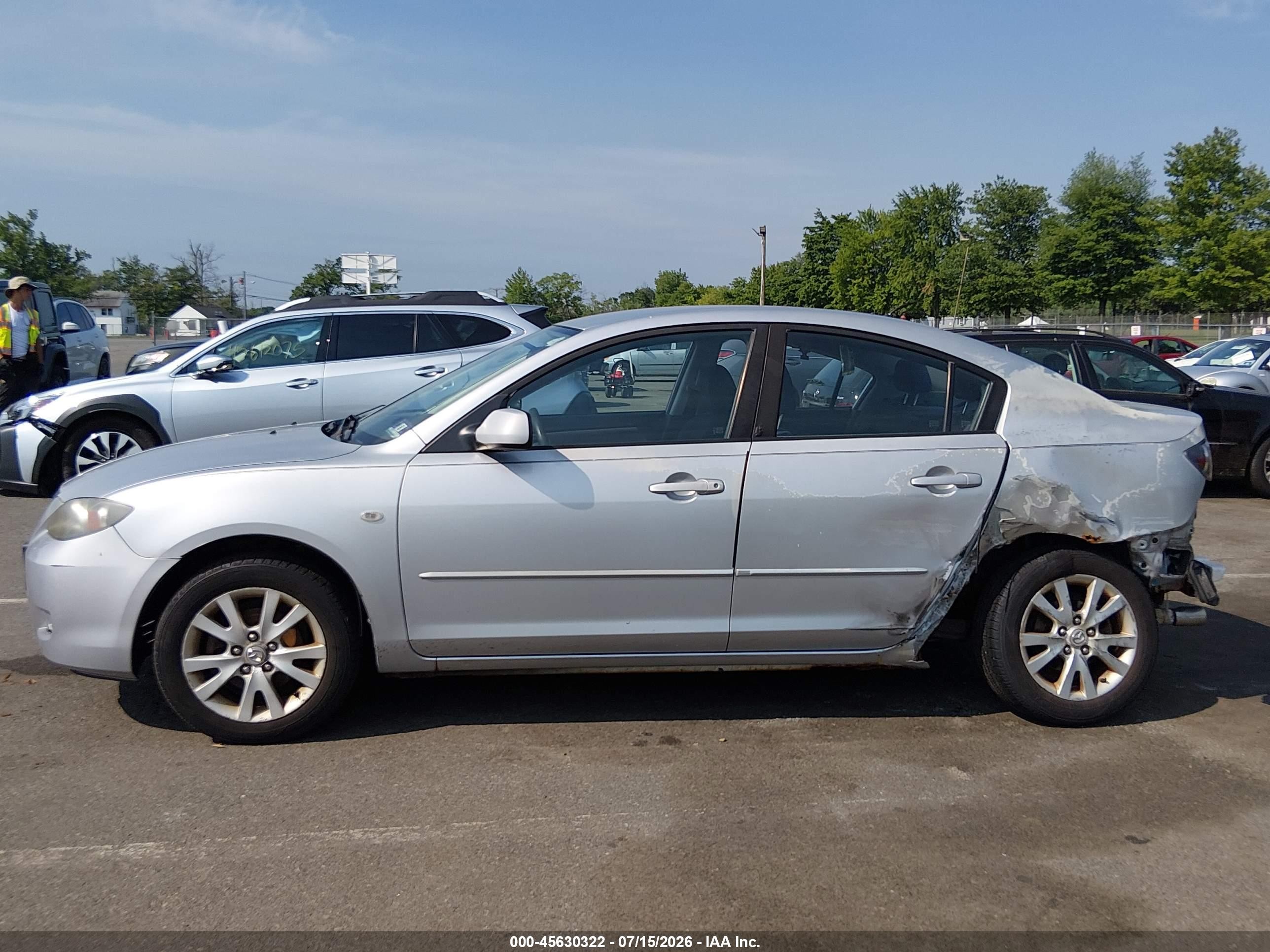2007 Mazda Mazda3 I Silver vin: JM1BK12G971749483