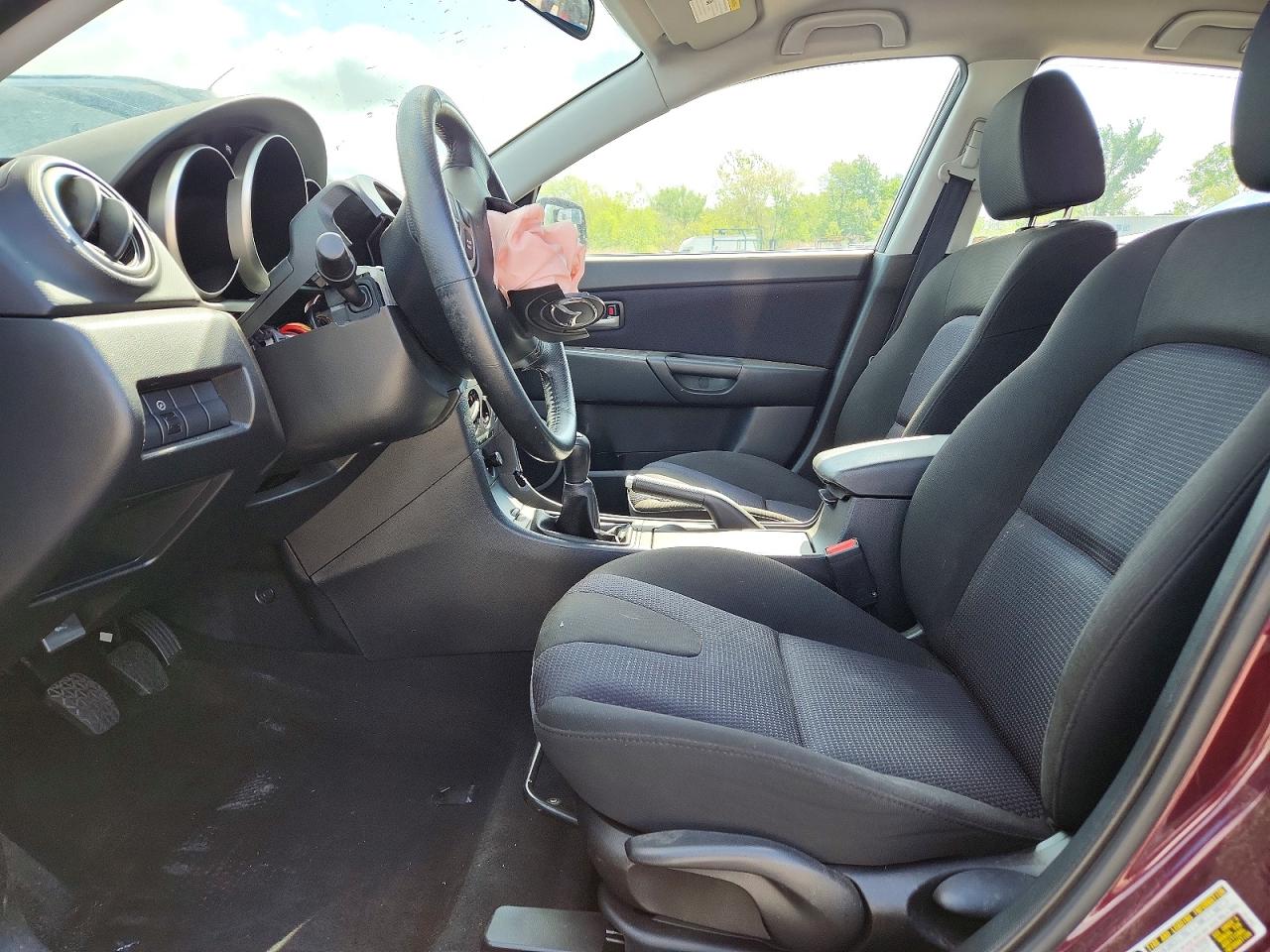2007 Mazda Mazda3 Purple vin: JM1BK143171647069