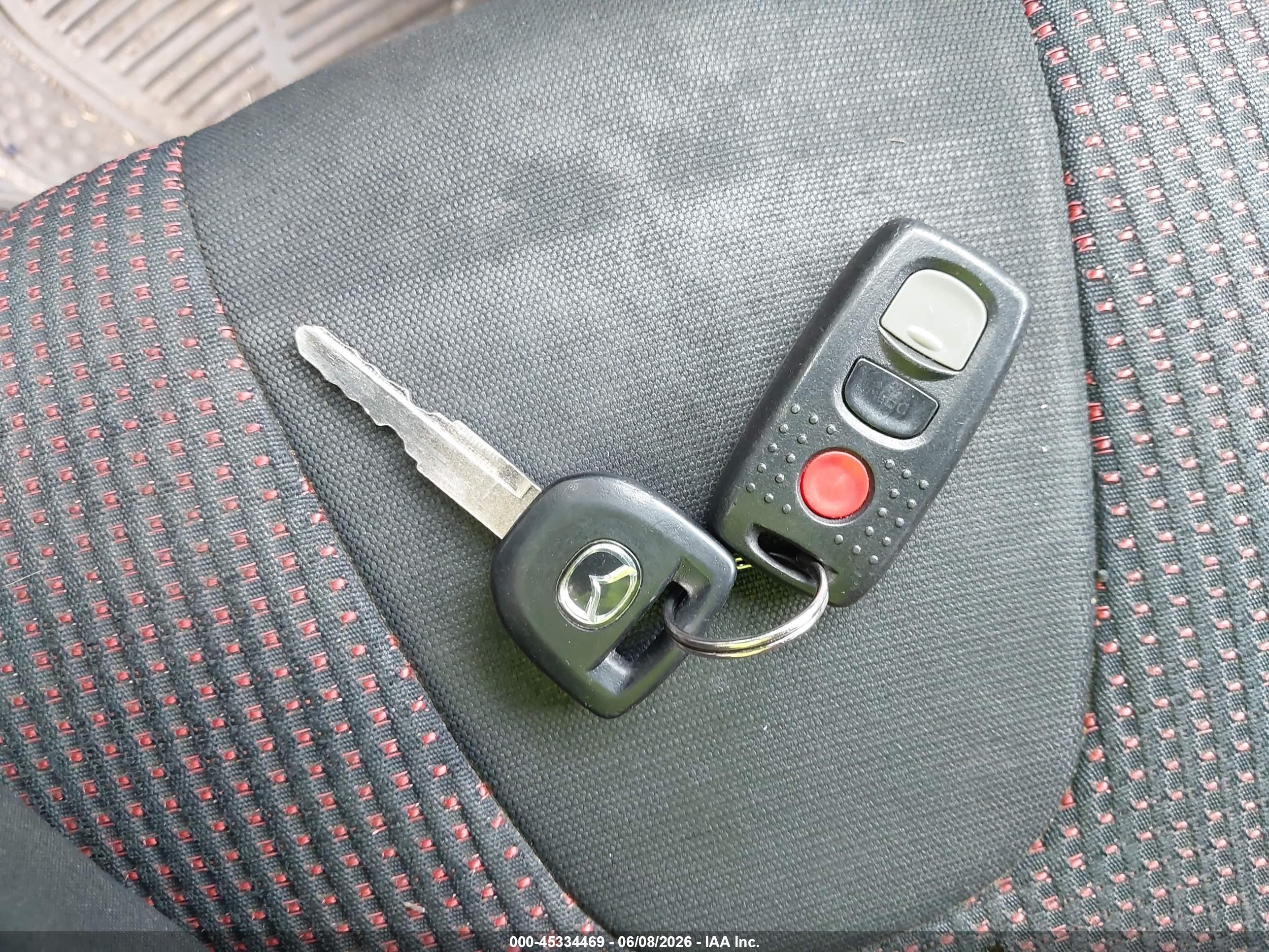 2006 Mazda Mazda3 S Красный vin: JM1BK143561401978