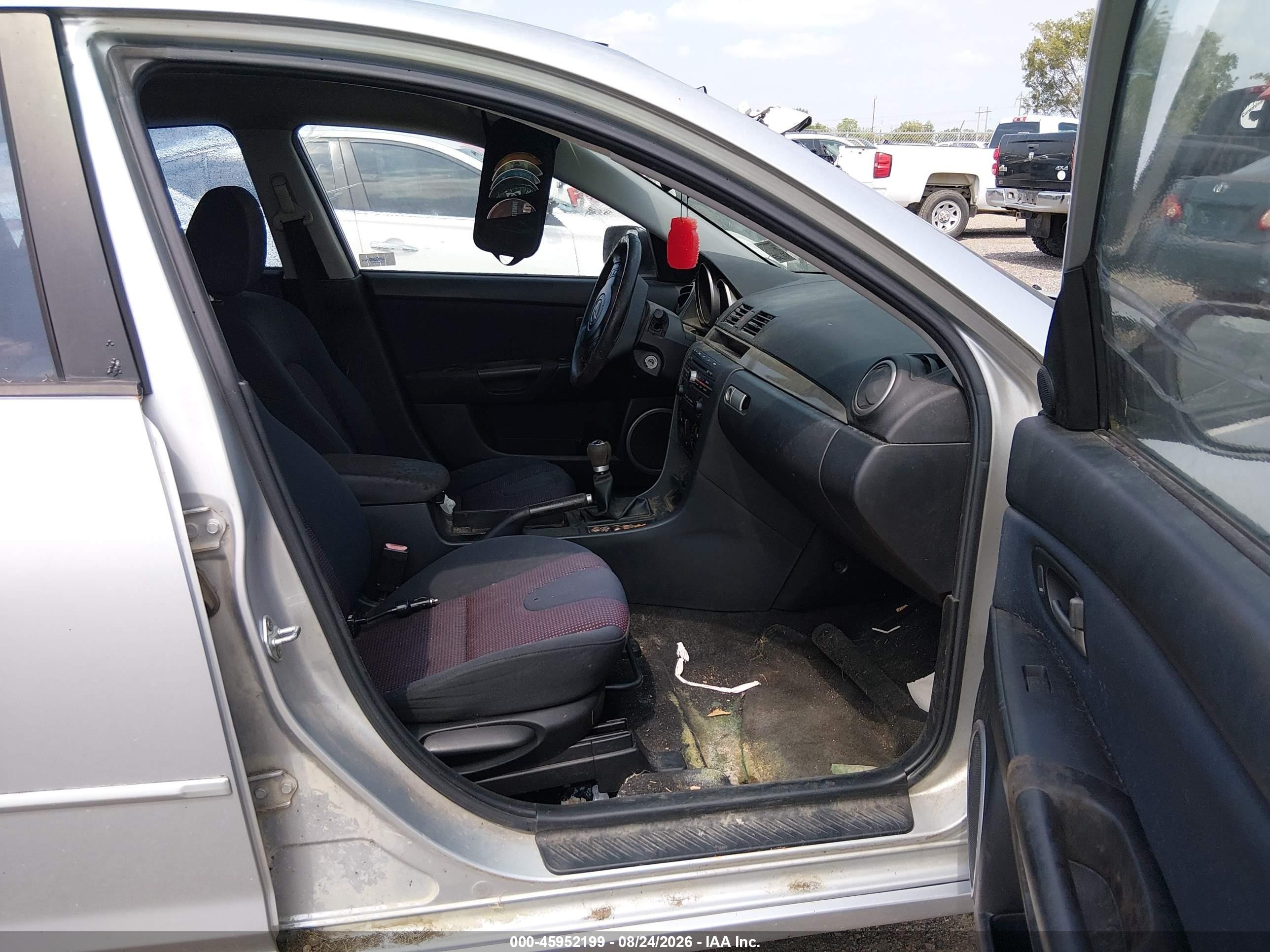 2006 Mazda Mazda3 S Silver vin: JM1BK143861433405