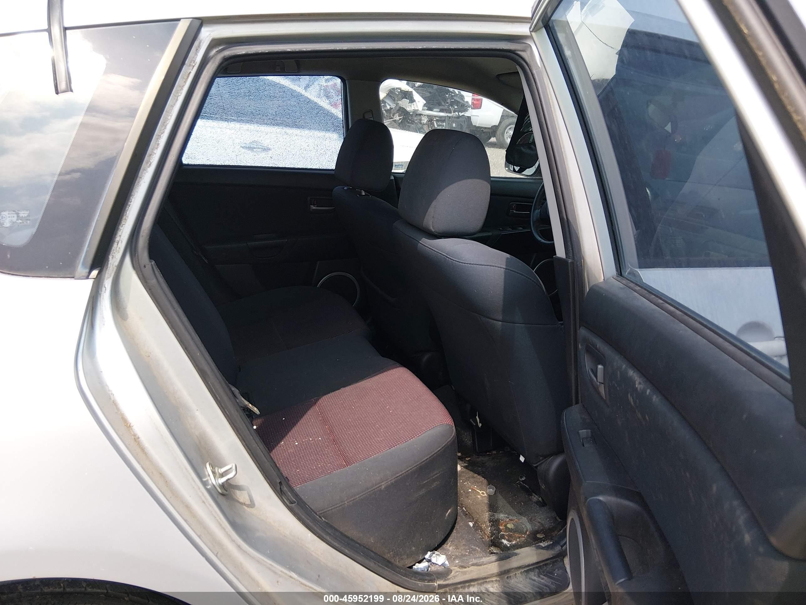 2006 Mazda Mazda3 S Silver vin: JM1BK143861433405