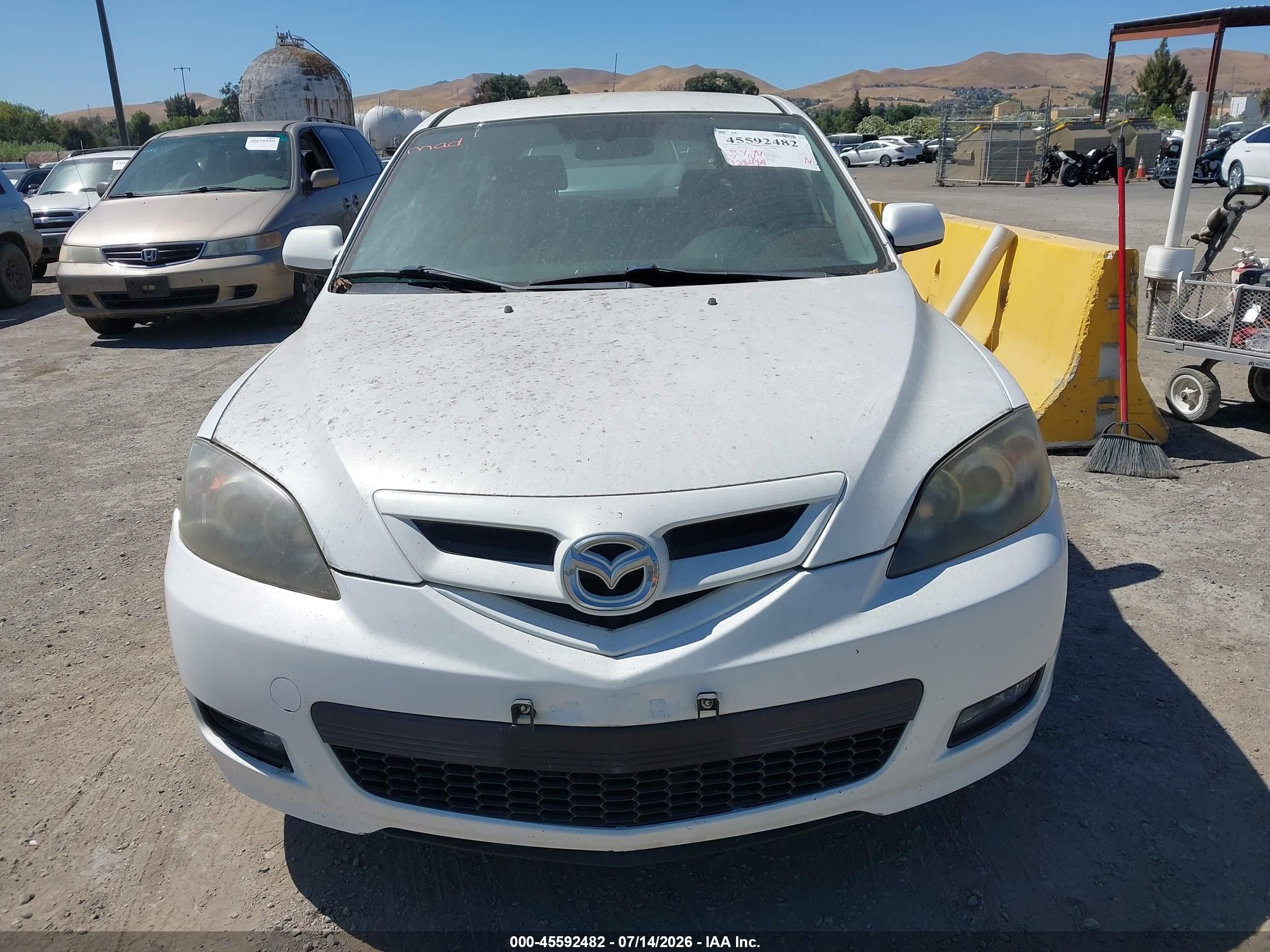 2007 Mazda Mazda3 S Sport White vin: JM1BK144171765423