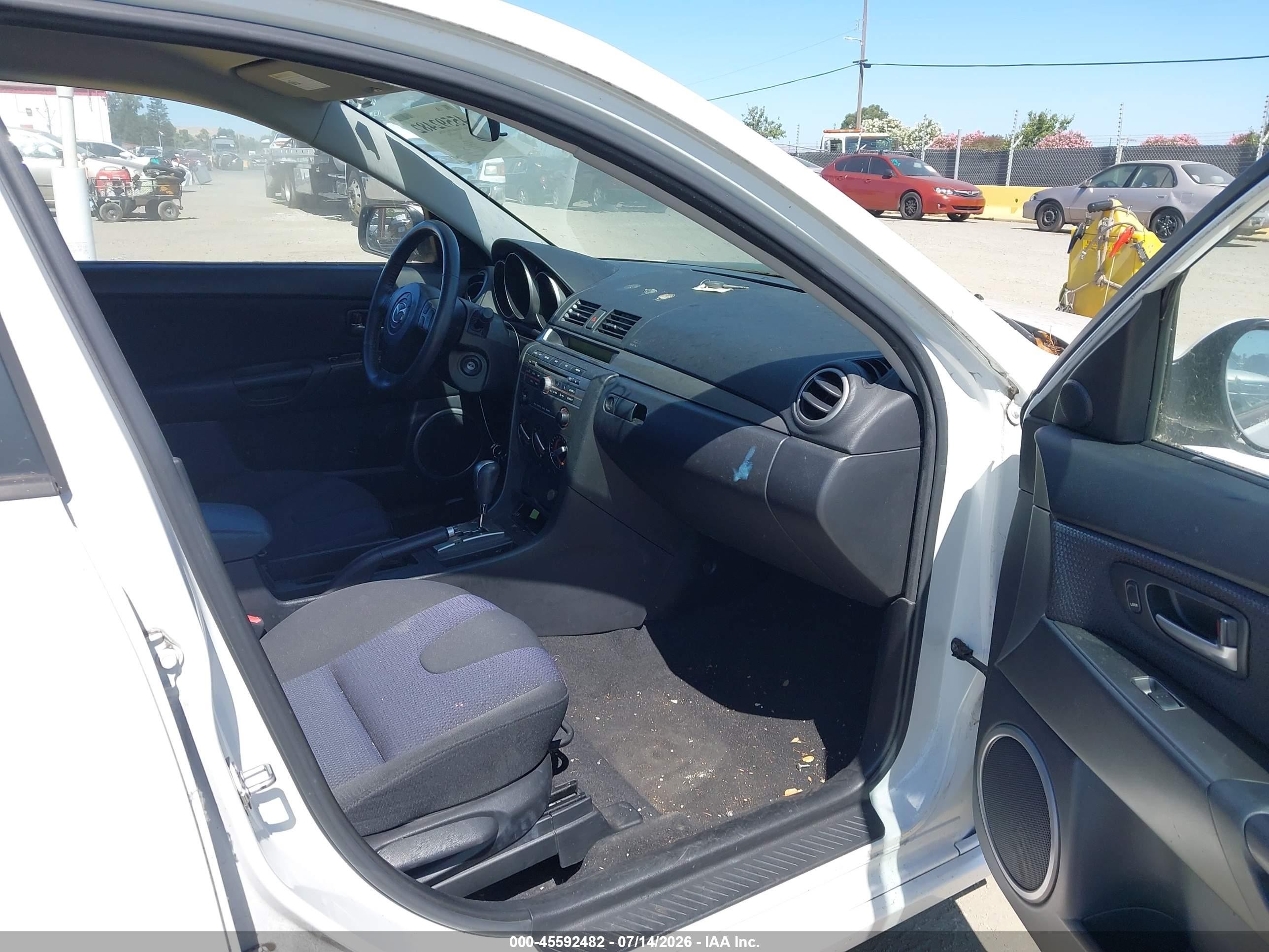 2007 Mazda Mazda3 S Sport White vin: JM1BK144171765423