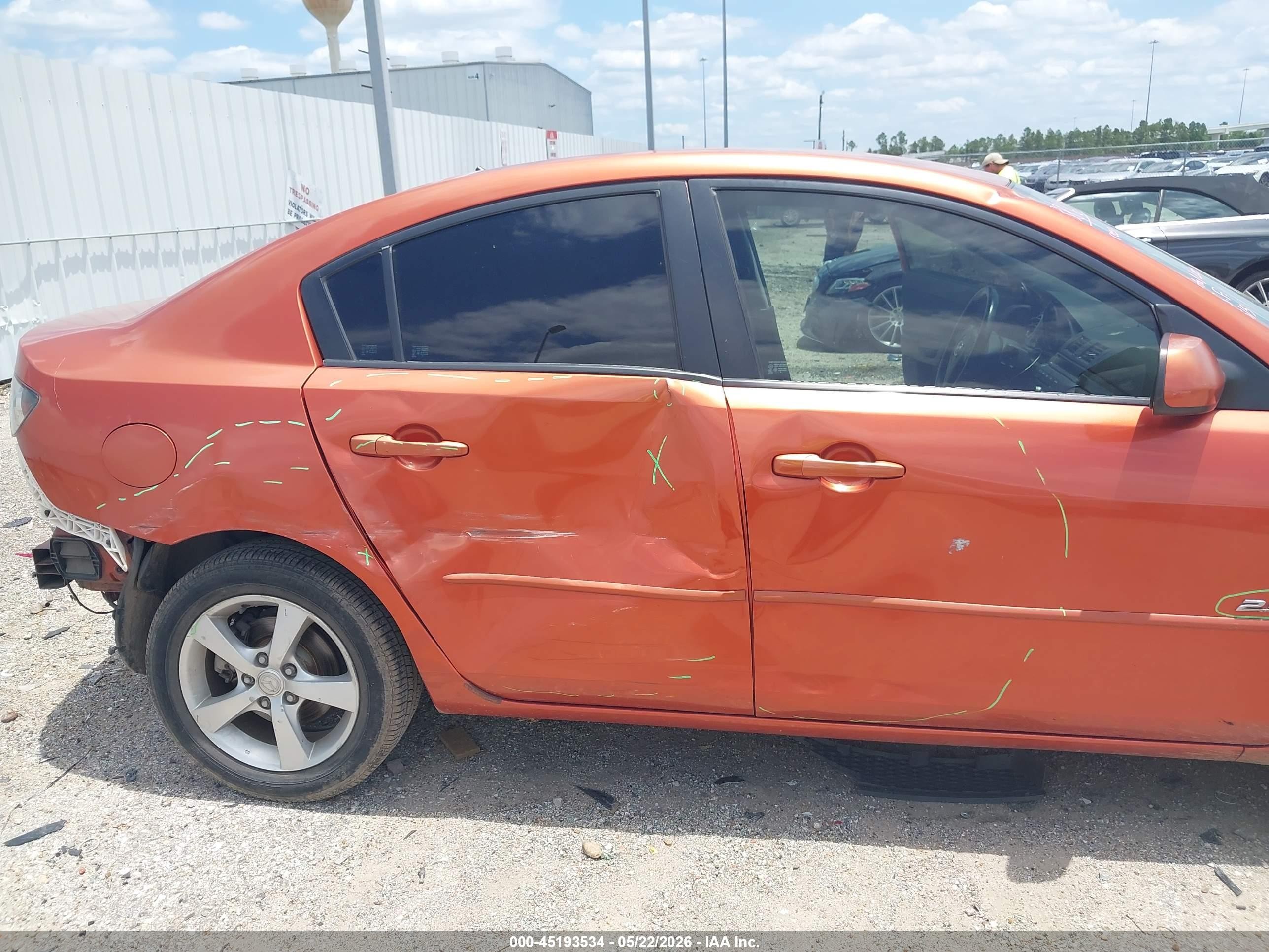 2004 Mazda Mazda3 S Orange vin: JM1BK323041162948