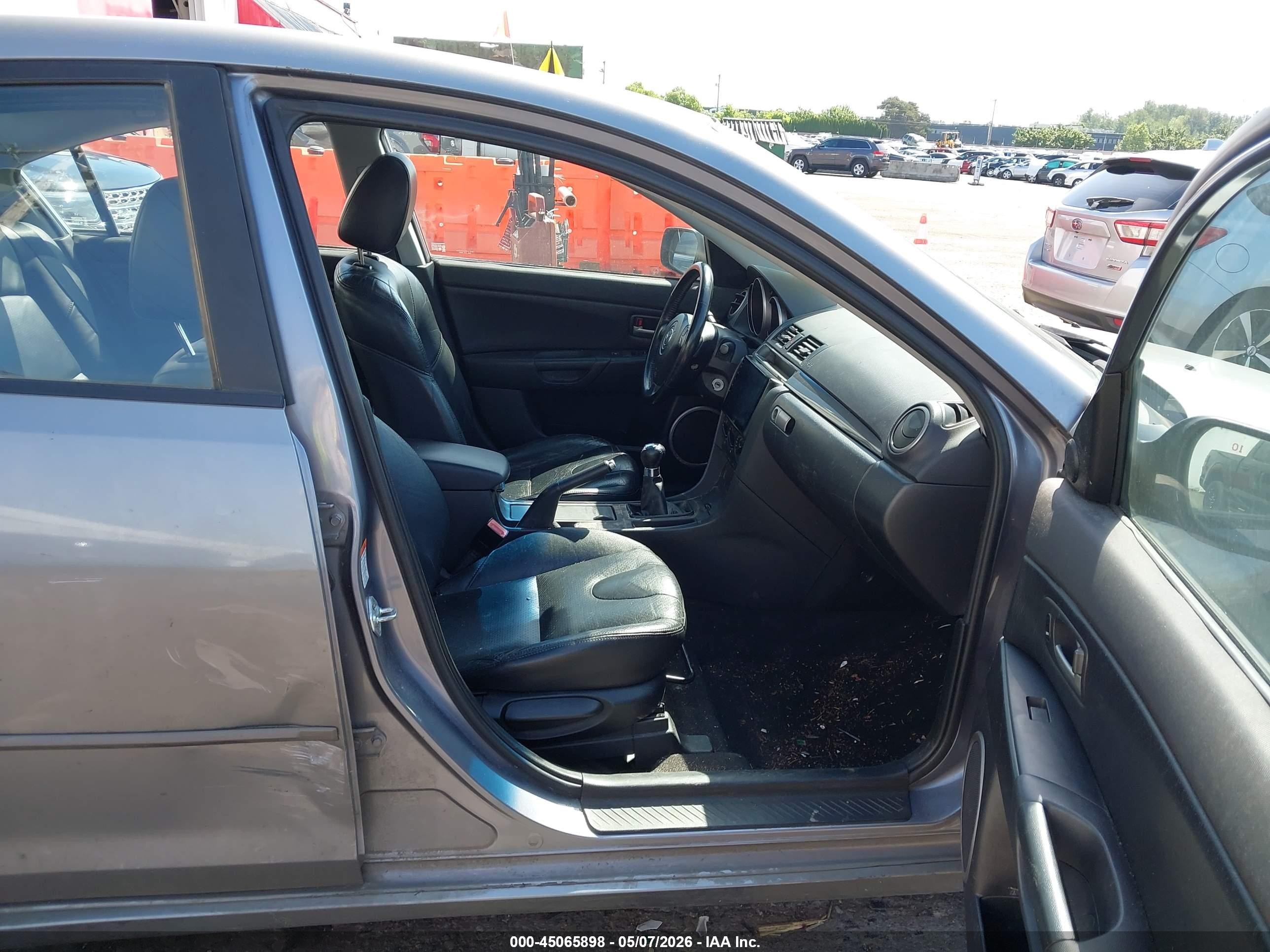 2004 Mazda Mazda3 S Silver vin: JM1BK323041191592