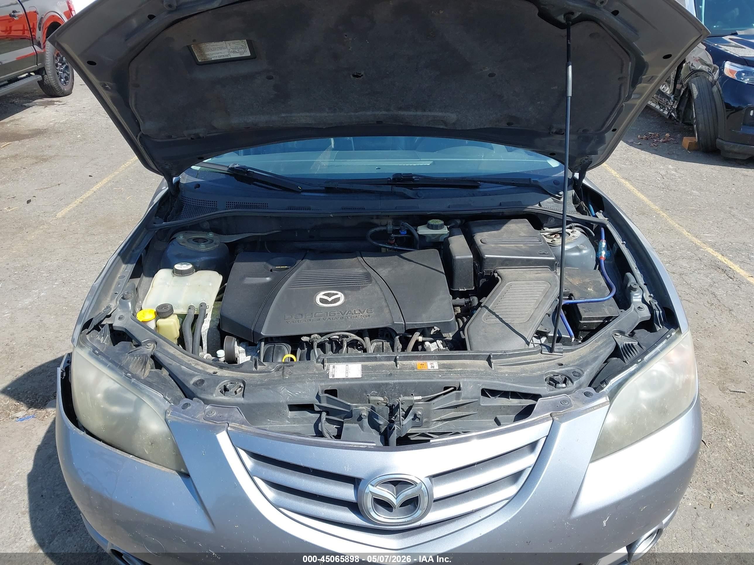 2004 Mazda Mazda3 S Silver vin: JM1BK323041191592