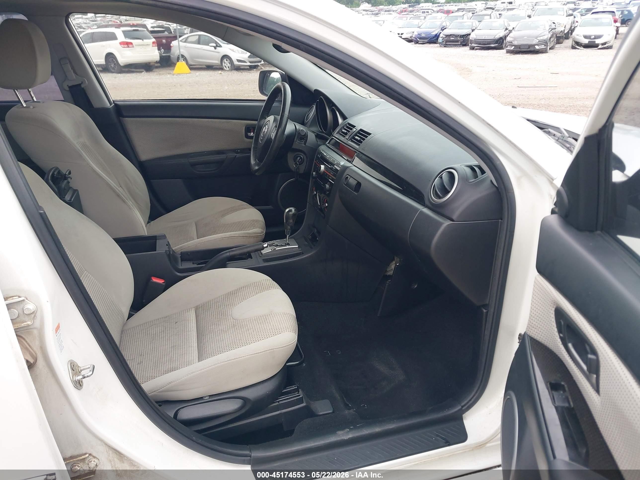 2008 Mazda Mazda3 S Touring White vin: JM1BK323081151986
