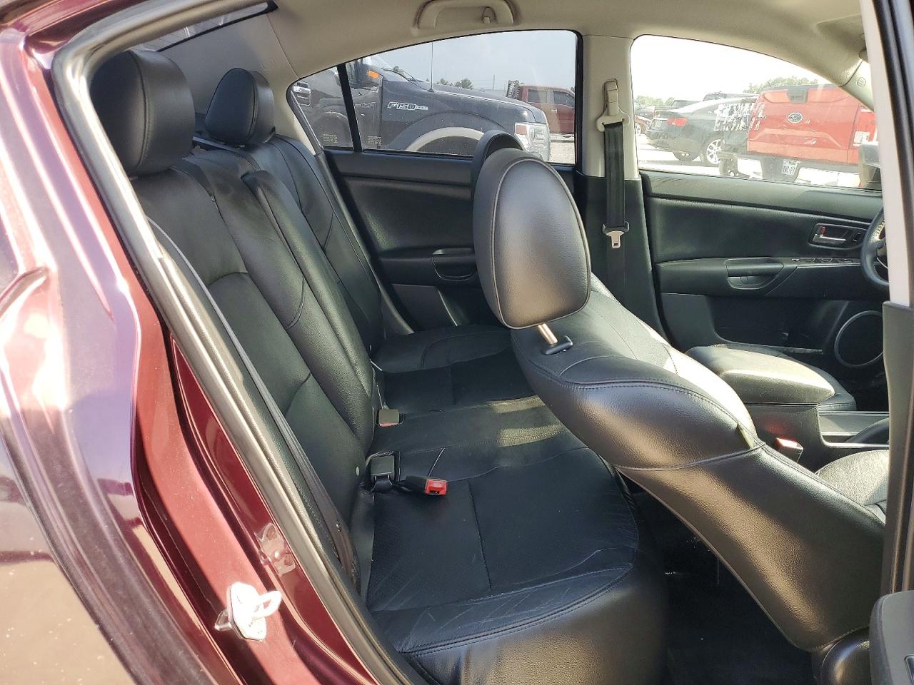 2008 Mazda 3 S Maroon vin: JM1BK323081867058