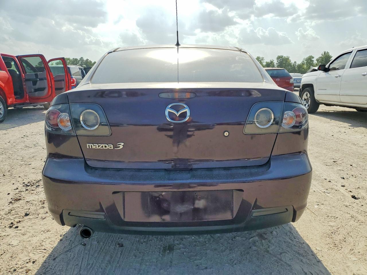 2008 Mazda 3 S Maroon vin: JM1BK323081867058