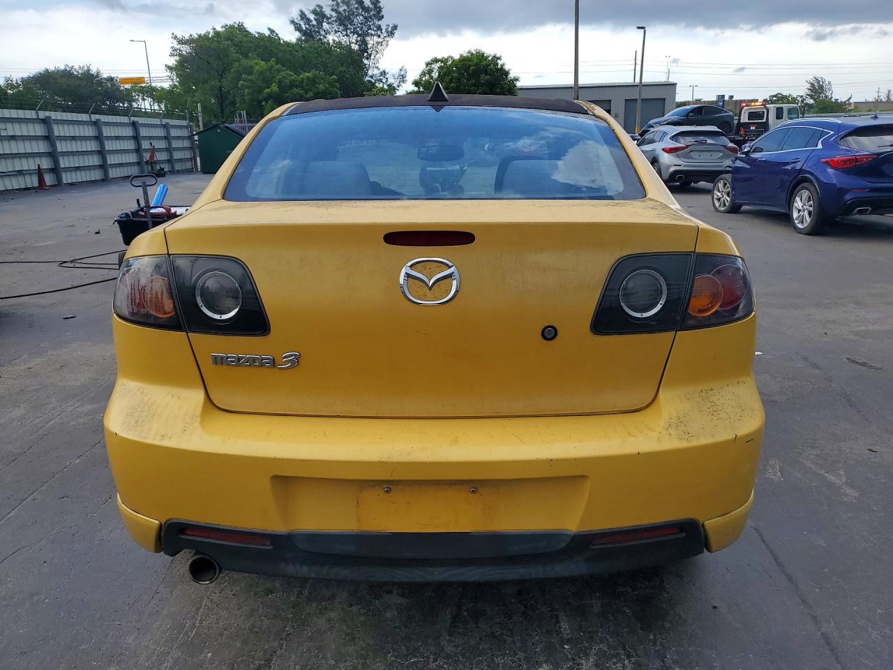 2004 Mazda 3 S Yellow vin: JM1BK323141197028