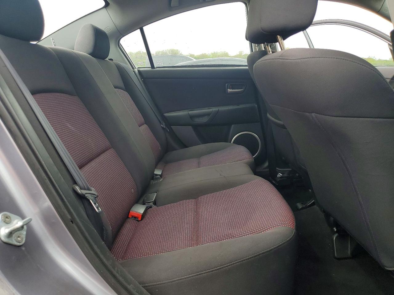 2004 Mazda 3 S Gray vin: JM1BK323541135311