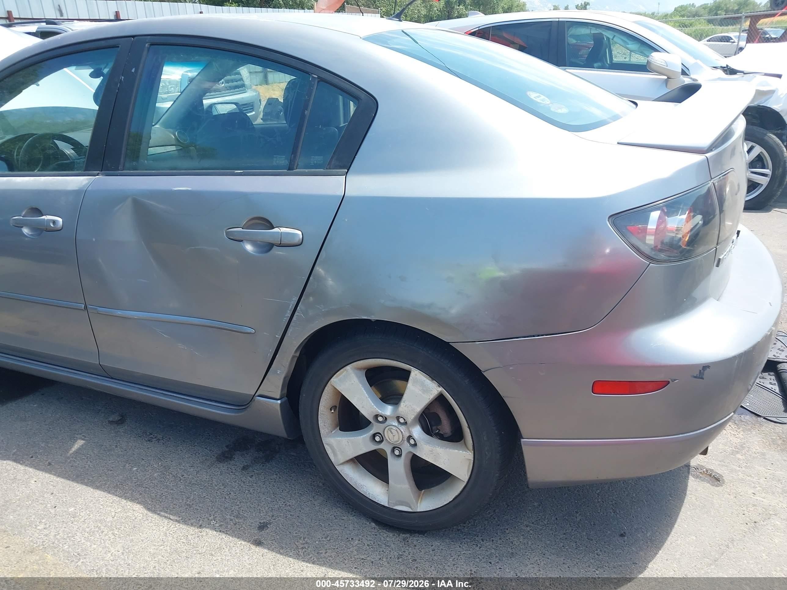 2005 Mazda Mazda3 S Серебряный vin: JM1BK323551243543