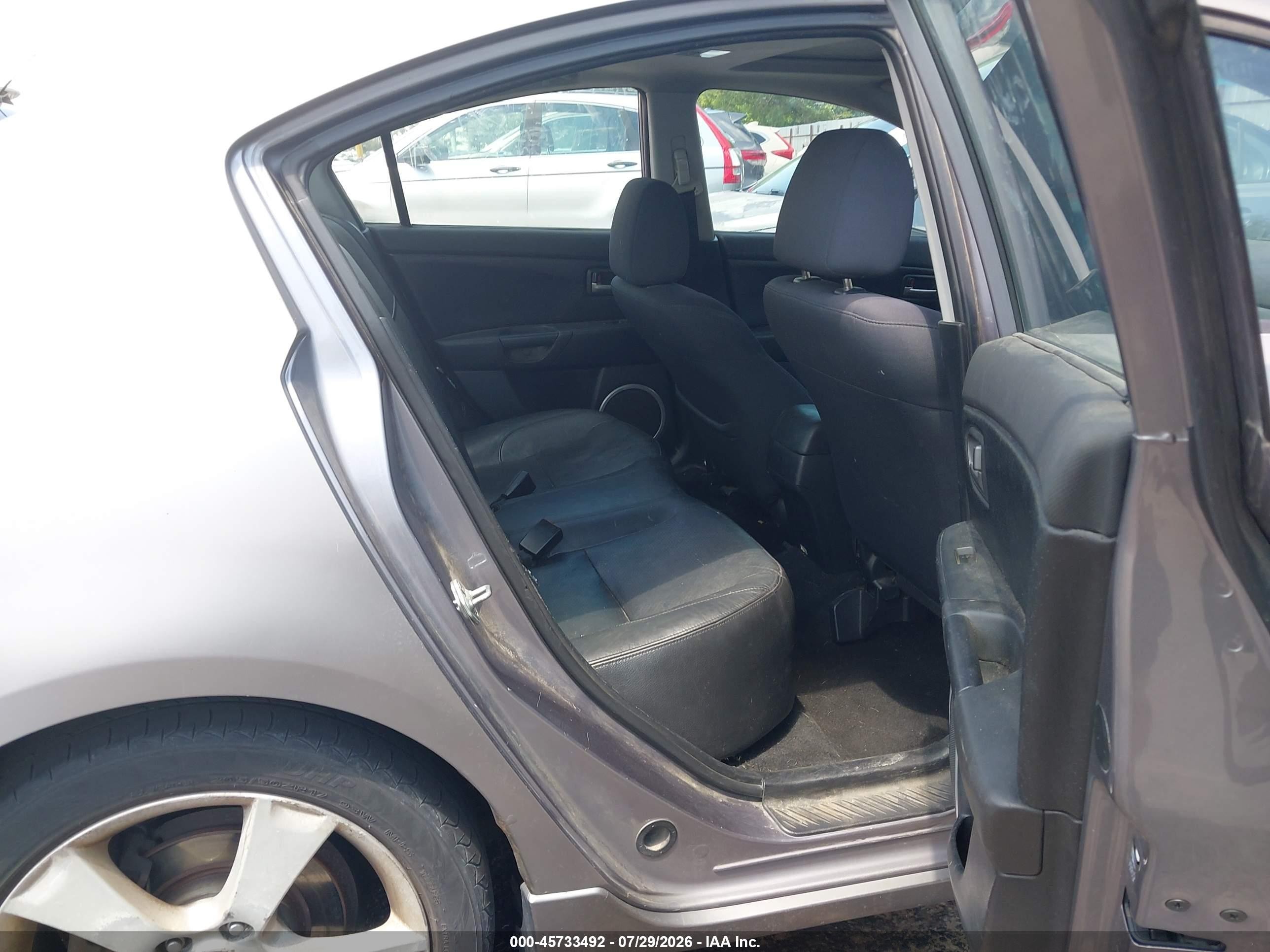 2005 Mazda Mazda3 S Серебряный vin: JM1BK323551243543