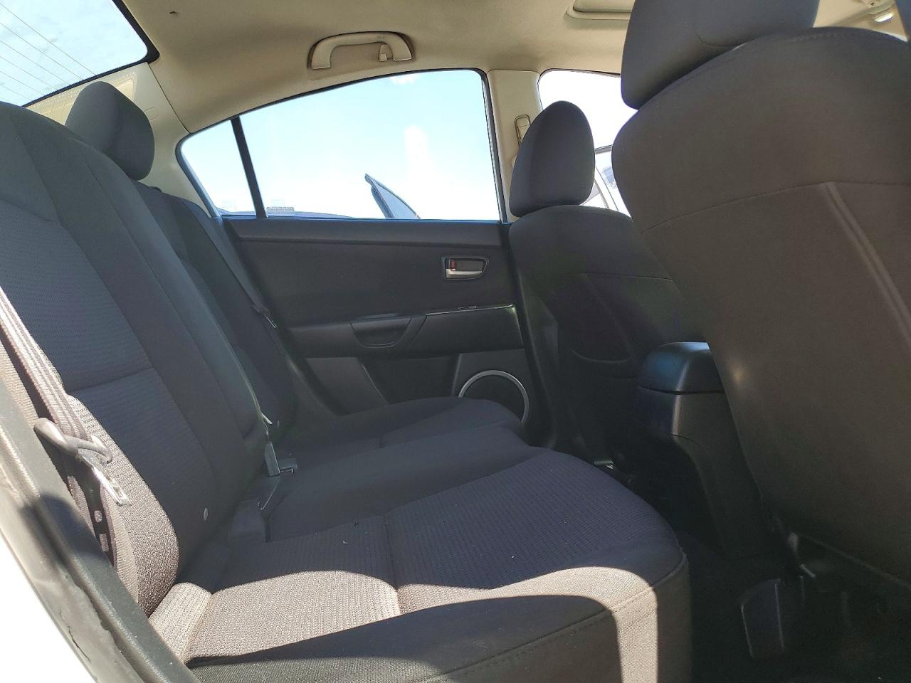 2007 Mazda 3 S White vin: JM1BK323571629382