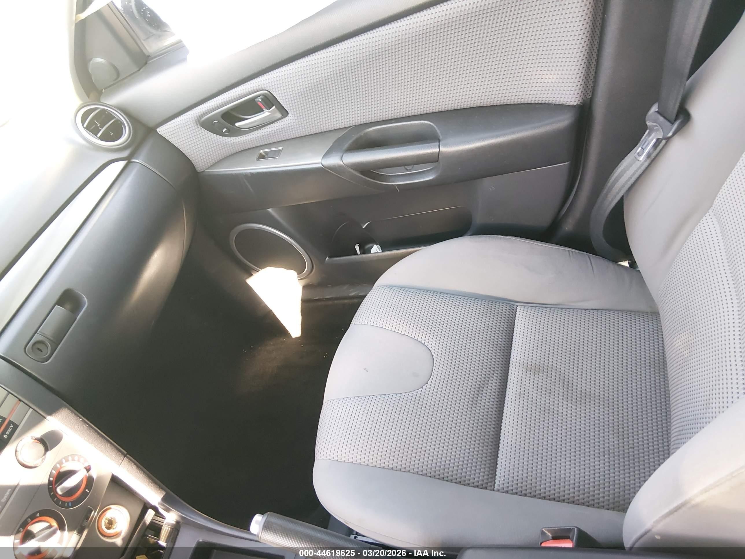 2007 Mazda Mazda3 S Sport Silver vin: JM1BK323671675111