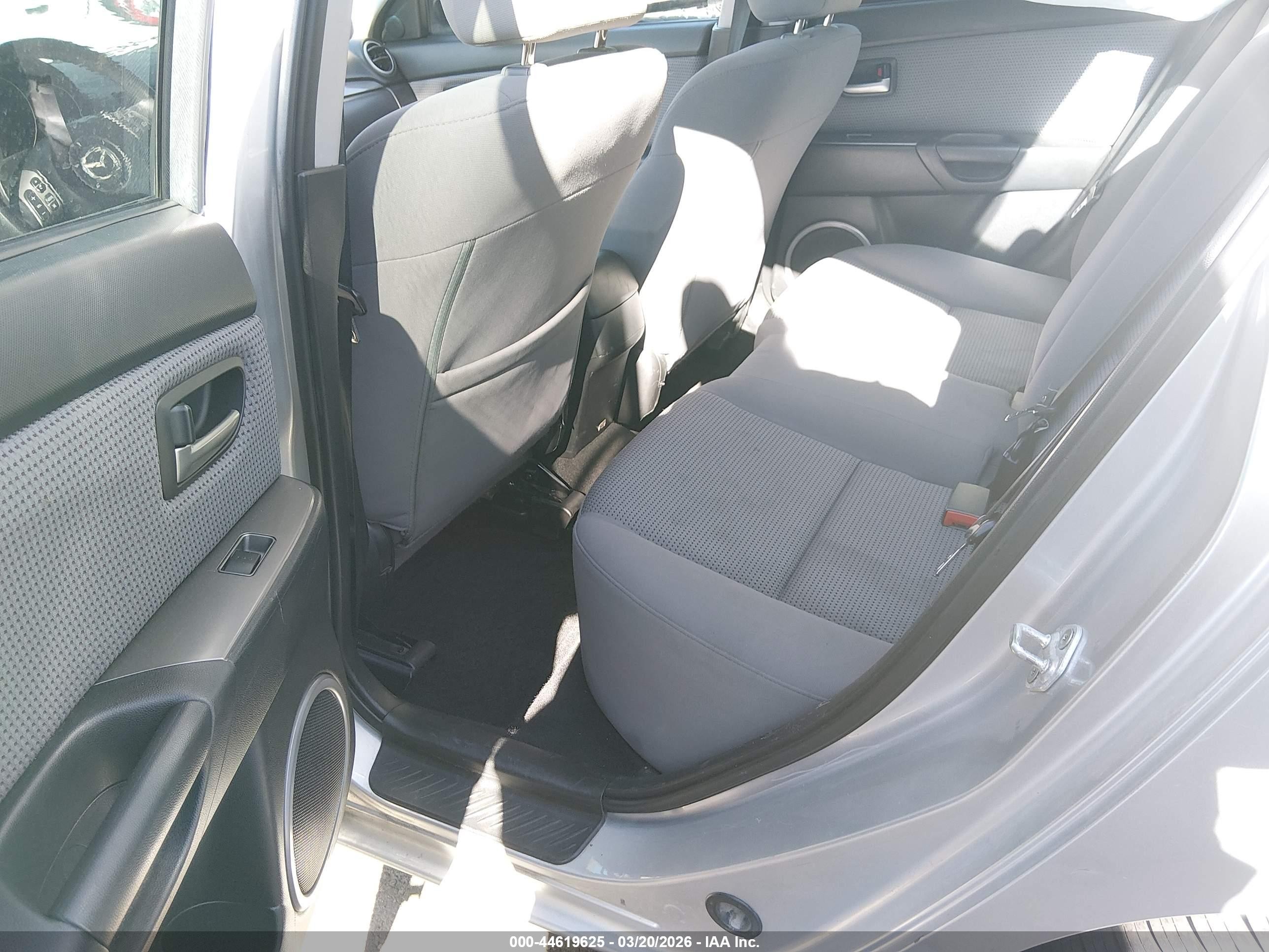 2007 Mazda Mazda3 S Sport Silver vin: JM1BK323671675111