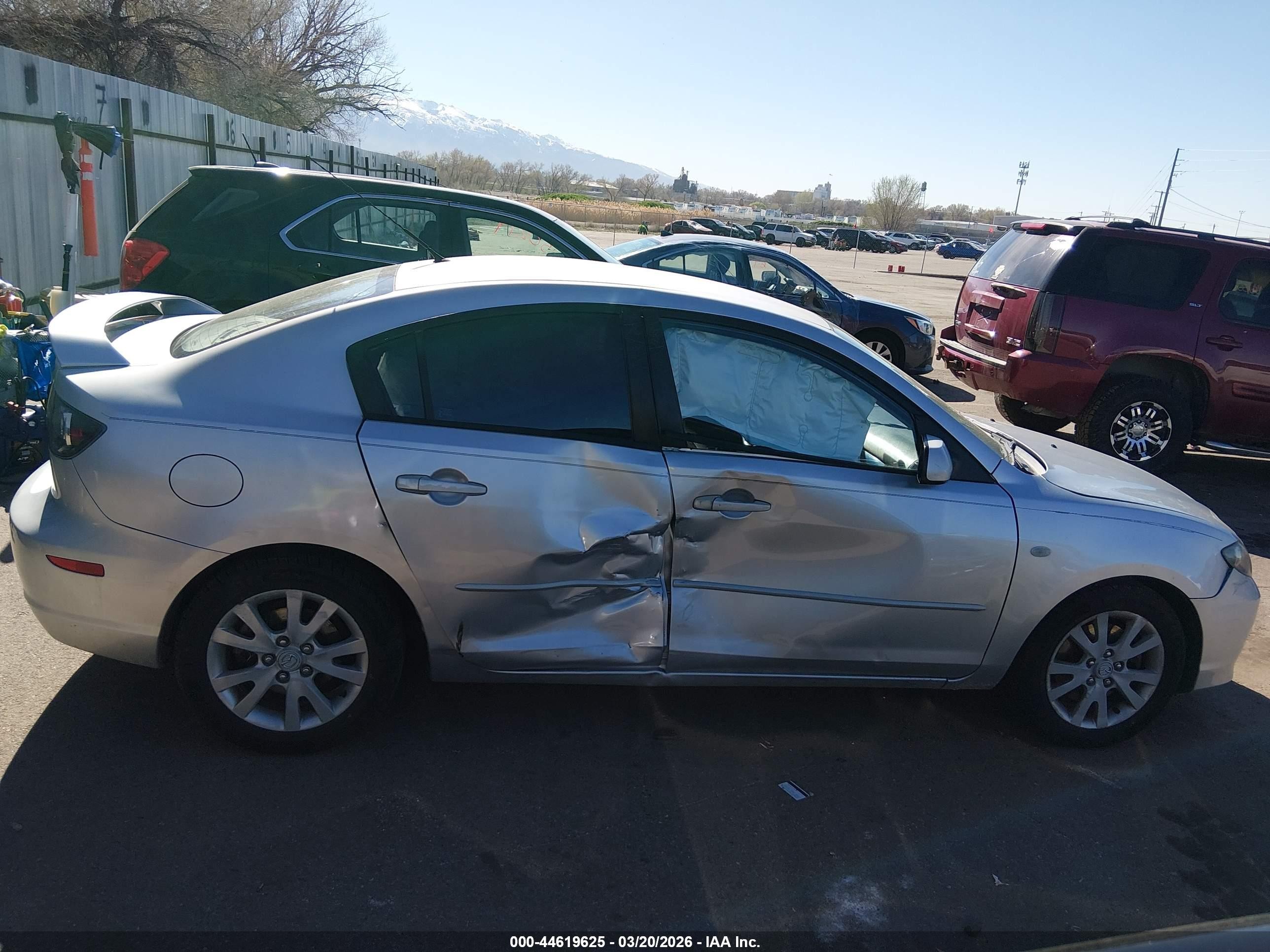 2007 Mazda Mazda3 S Sport Silver vin: JM1BK323671675111