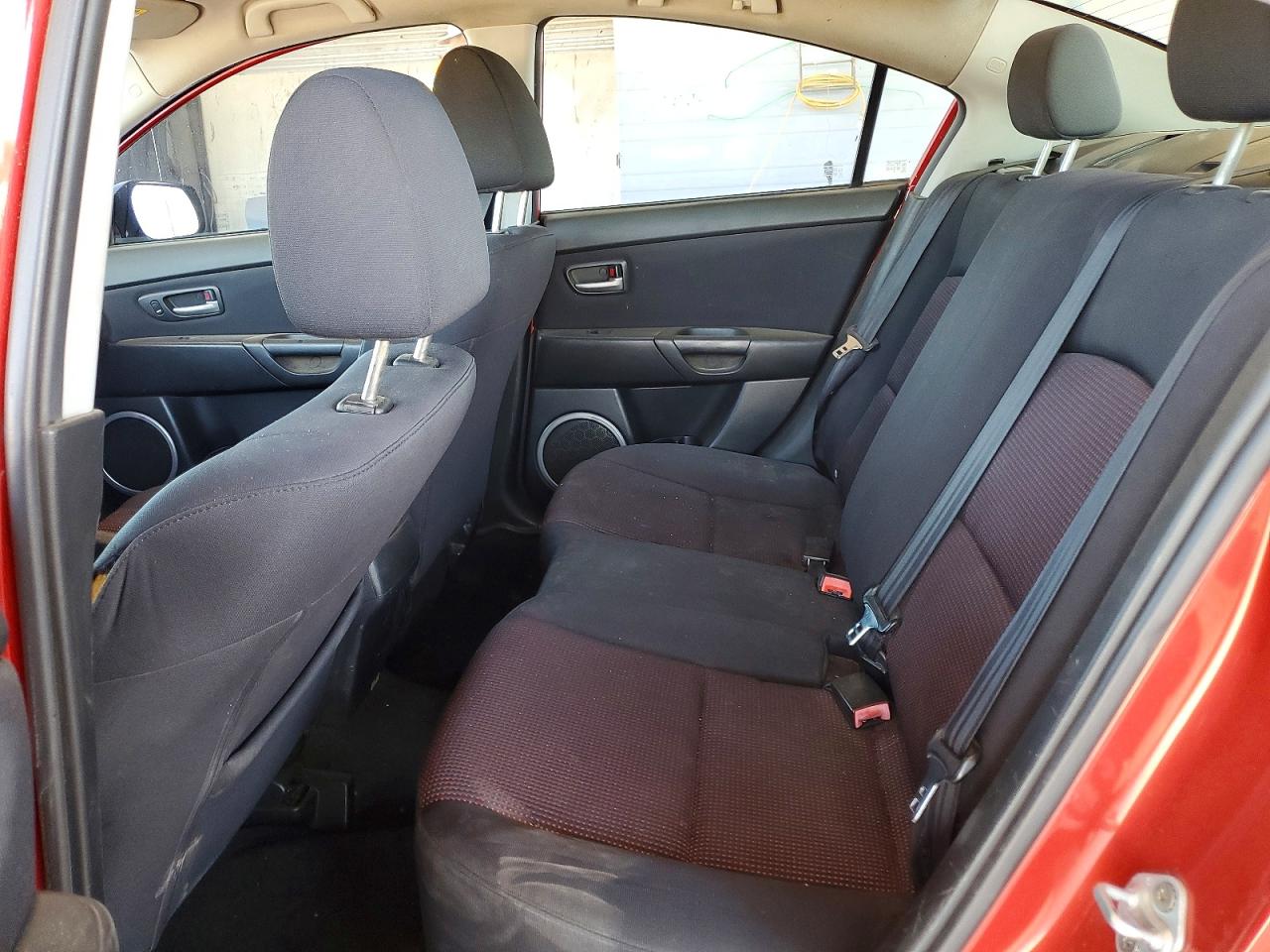 2005 Mazda 3 S Red vin: JM1BK323X51338132