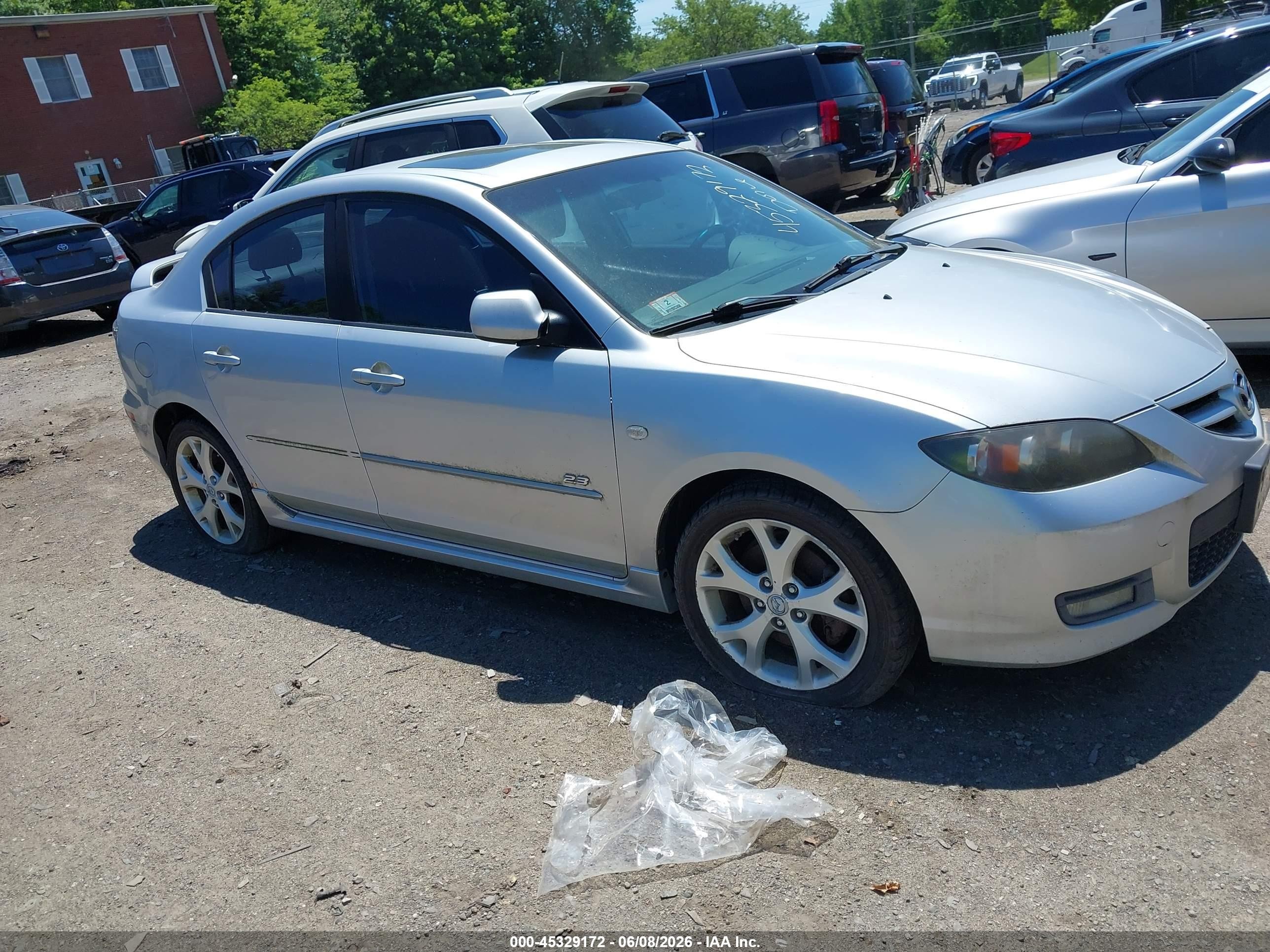 JM1BK324081110184