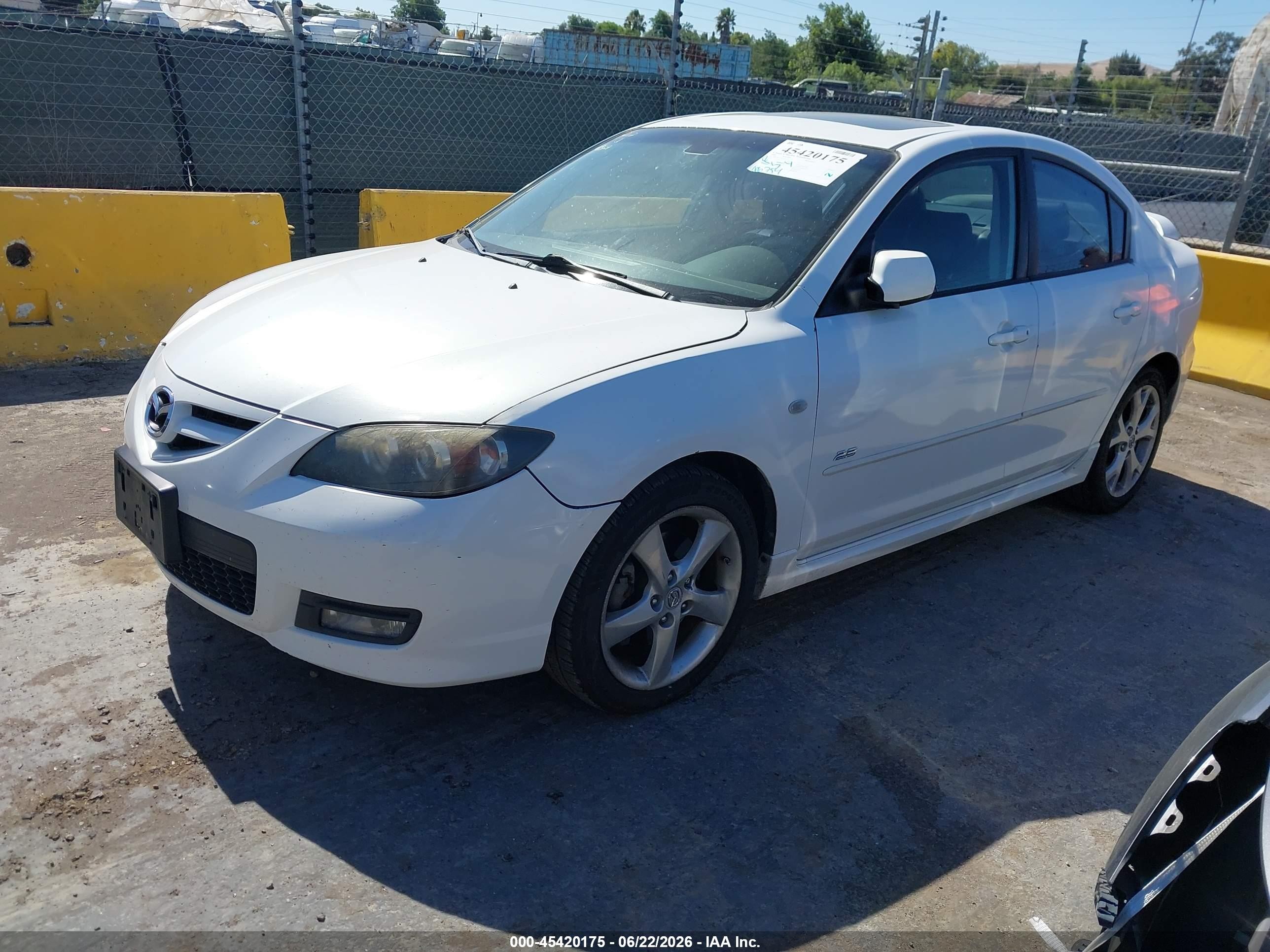 2008 Mazda Mazda3 S Grand Touring White vin: JM1BK324181144277