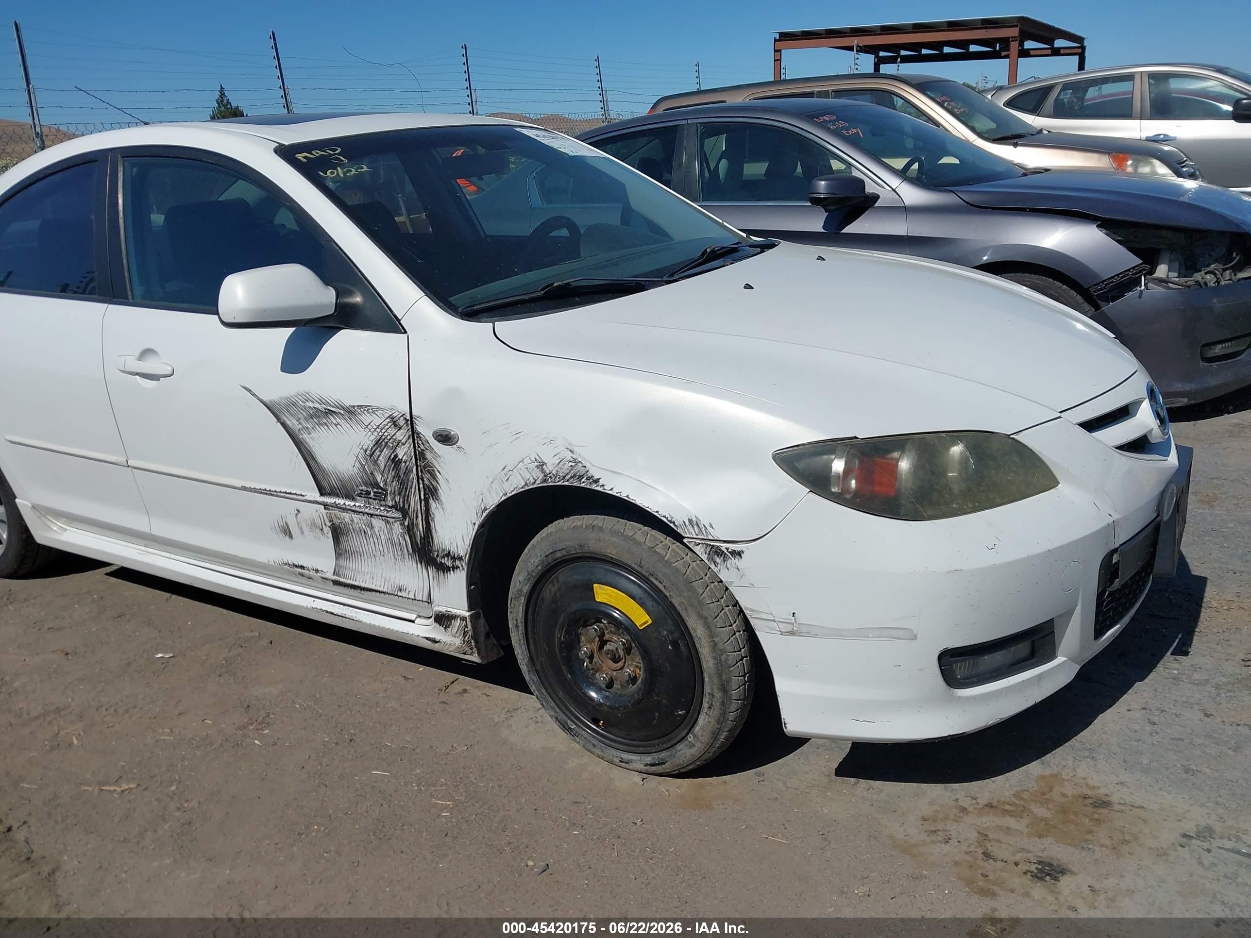 2008 Mazda Mazda3 S Grand Touring White vin: JM1BK324181144277