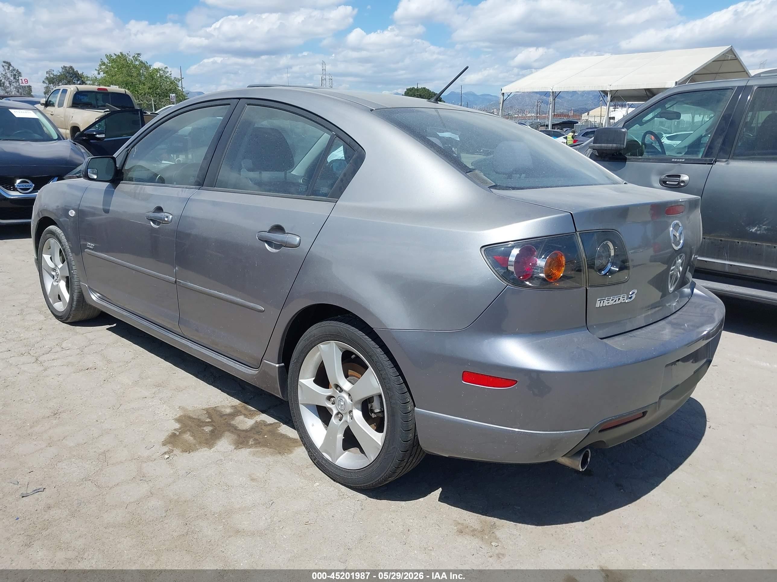 2006 Mazda Mazda3 S Touring Gray vin: JM1BK324561526423