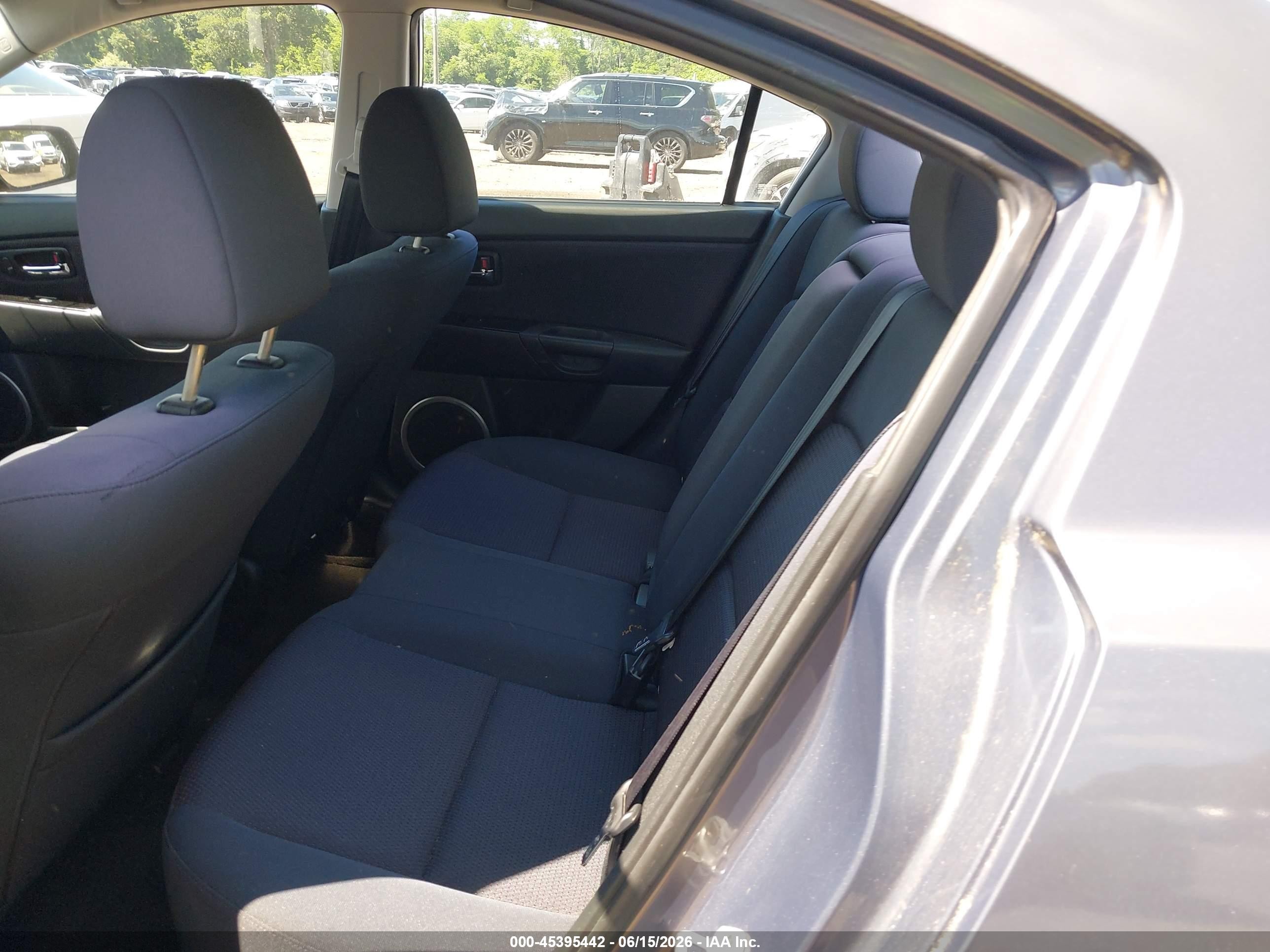 2008 Mazda 3 S Silver vin: JM1BK324781118752