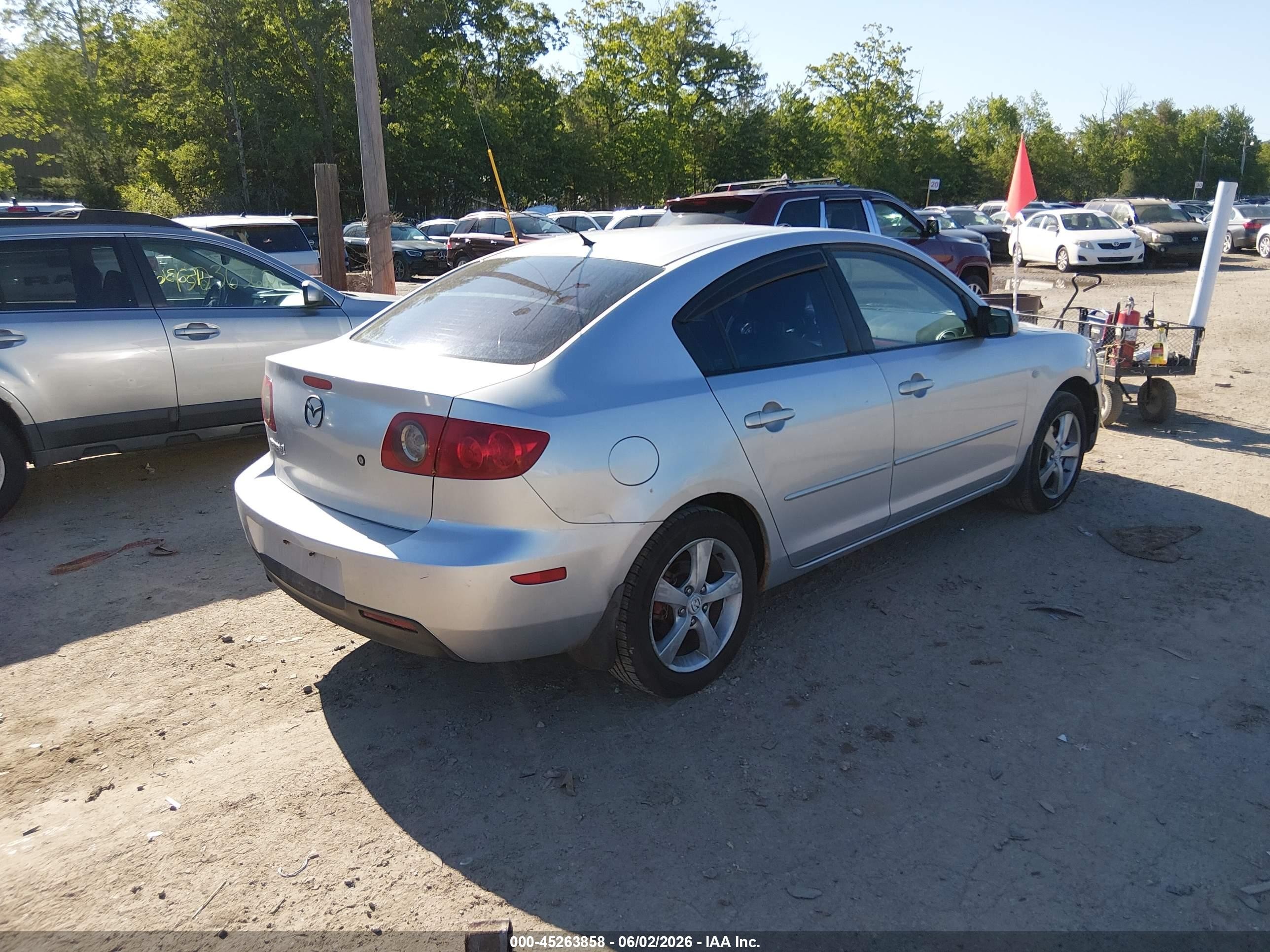 2006 Mazda Mazda3 I Silver vin: JM1BK32F061428451