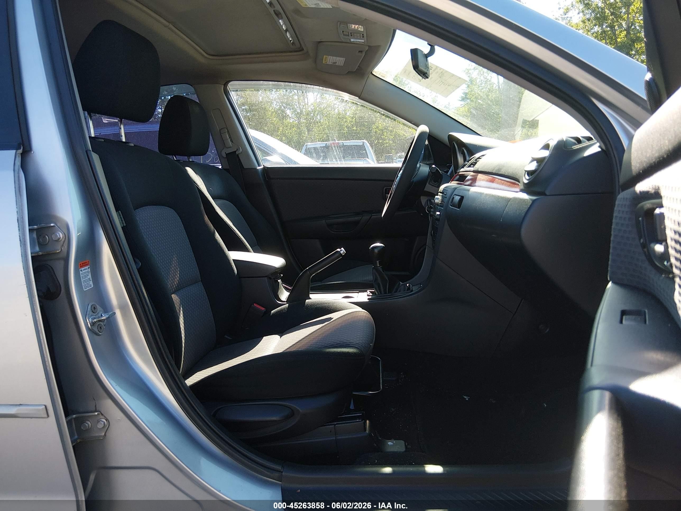2006 Mazda Mazda3 I Silver vin: JM1BK32F061428451