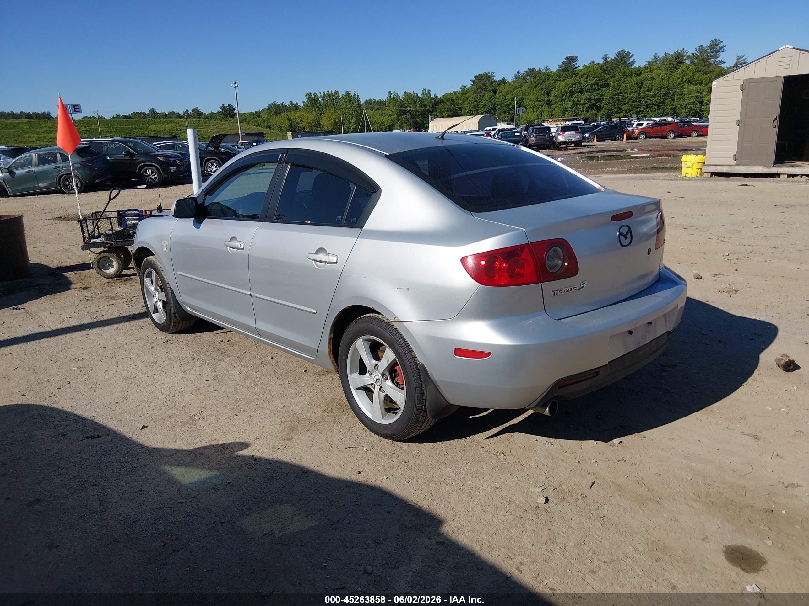 2006 Mazda Mazda3 I Silver vin: JM1BK32F061428451