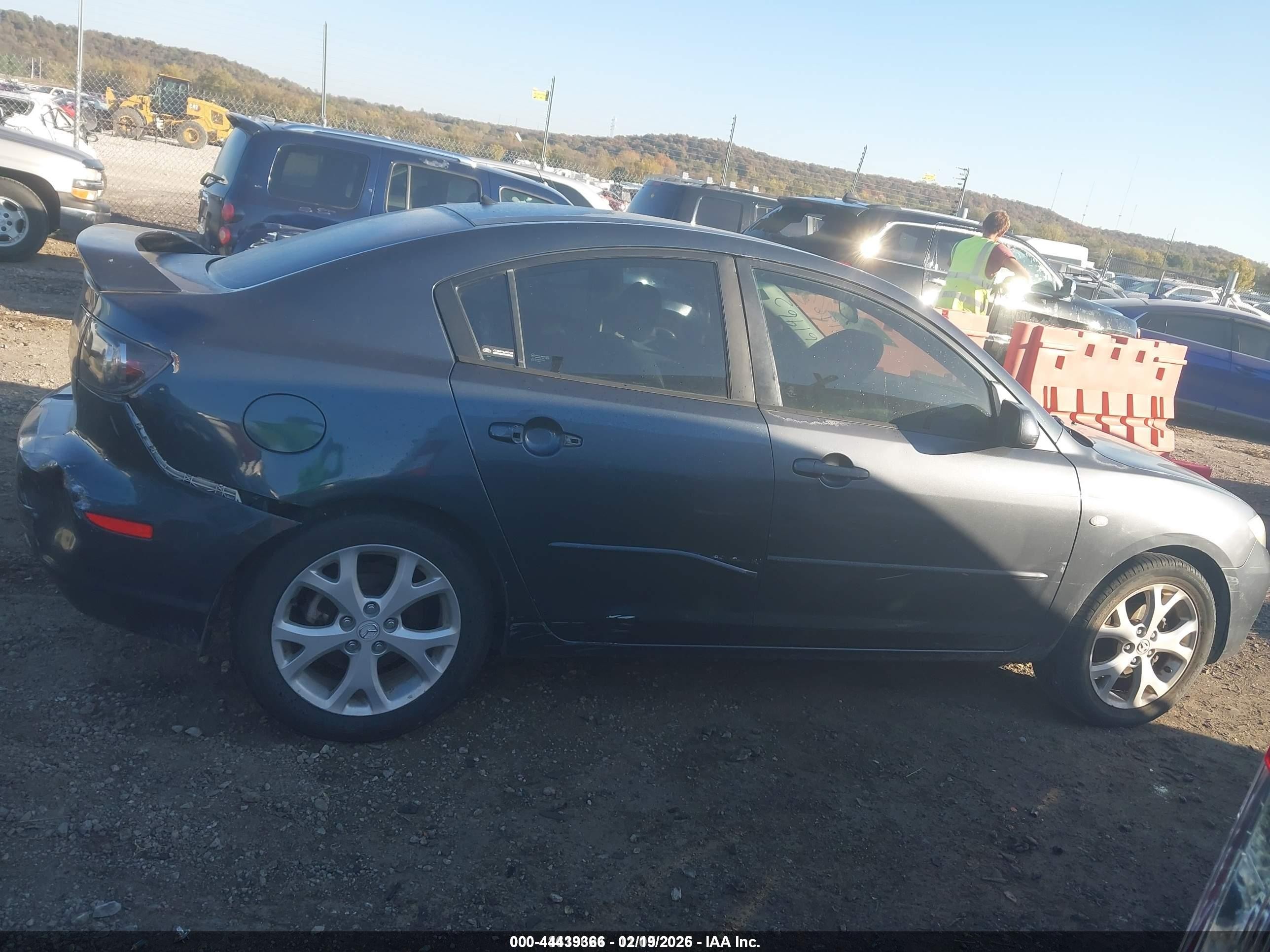 2009 Mazda Mazda3 I Gray vin: JM1BK32F091239447