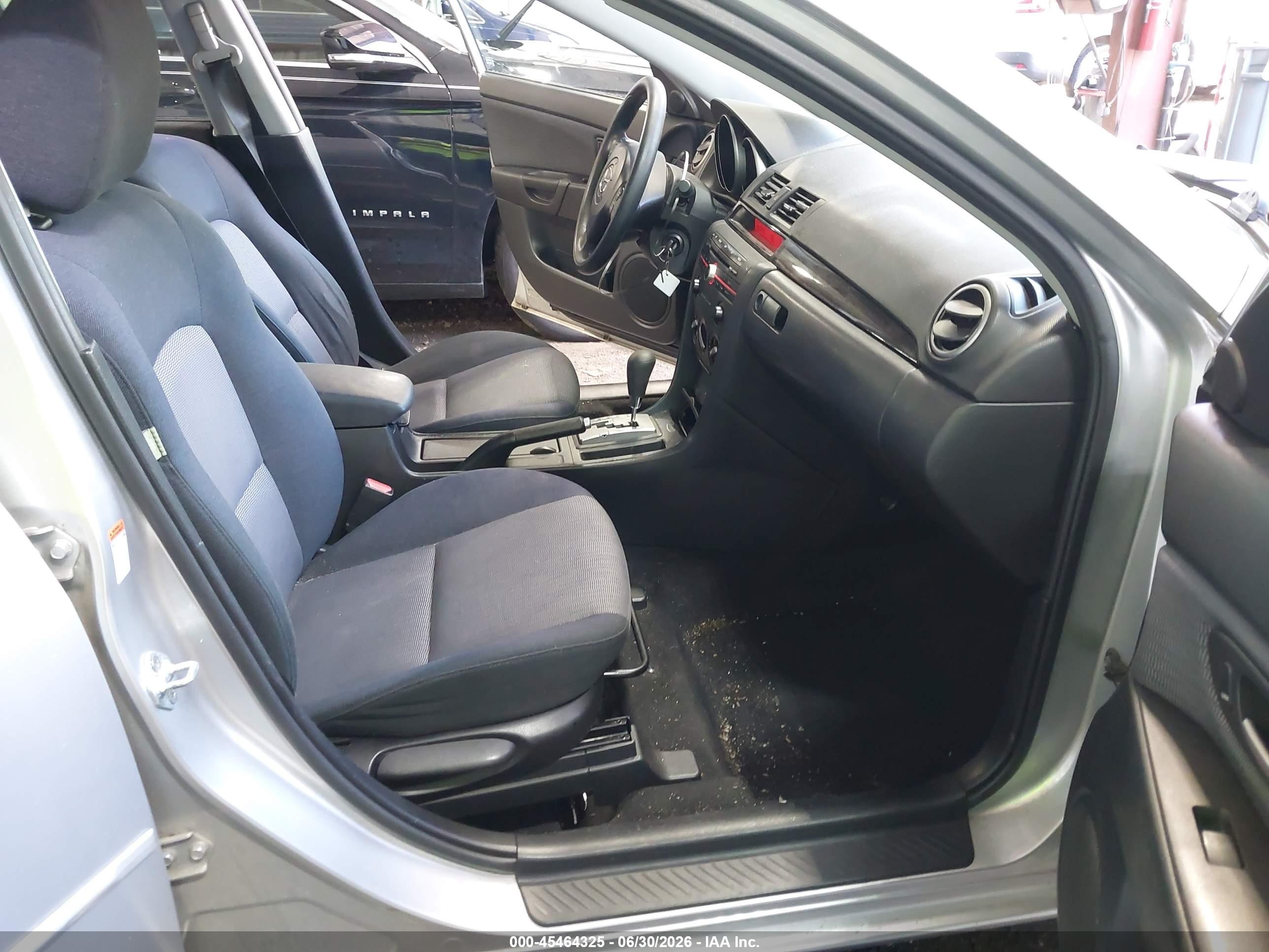 2007 Mazda Mazda3 I Серебряный vin: JM1BK32F171675852