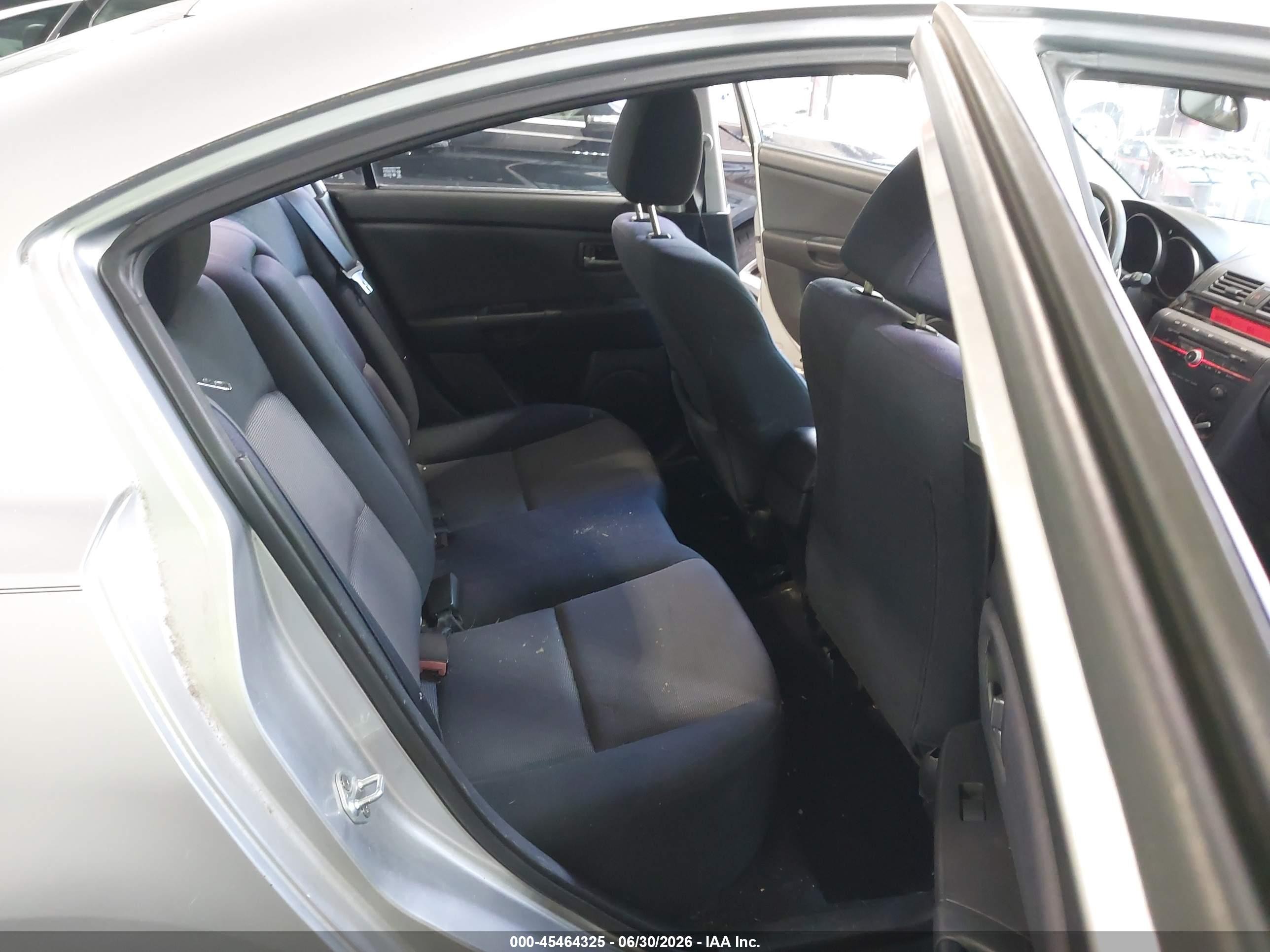 2007 Mazda Mazda3 I Серебряный vin: JM1BK32F171675852