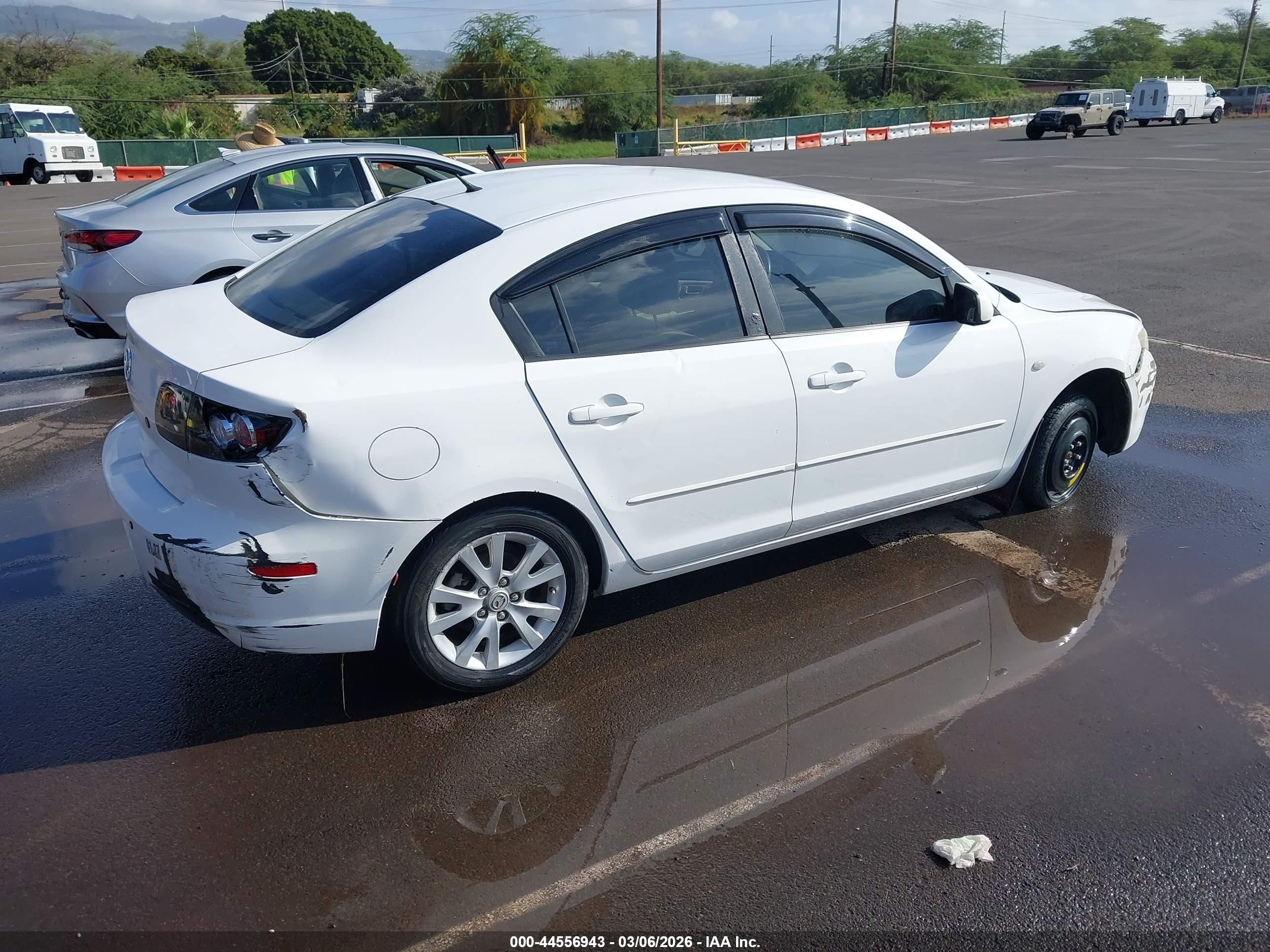 2007 Mazda Mazda3 I Touring White vin: JM1BK32F271659126