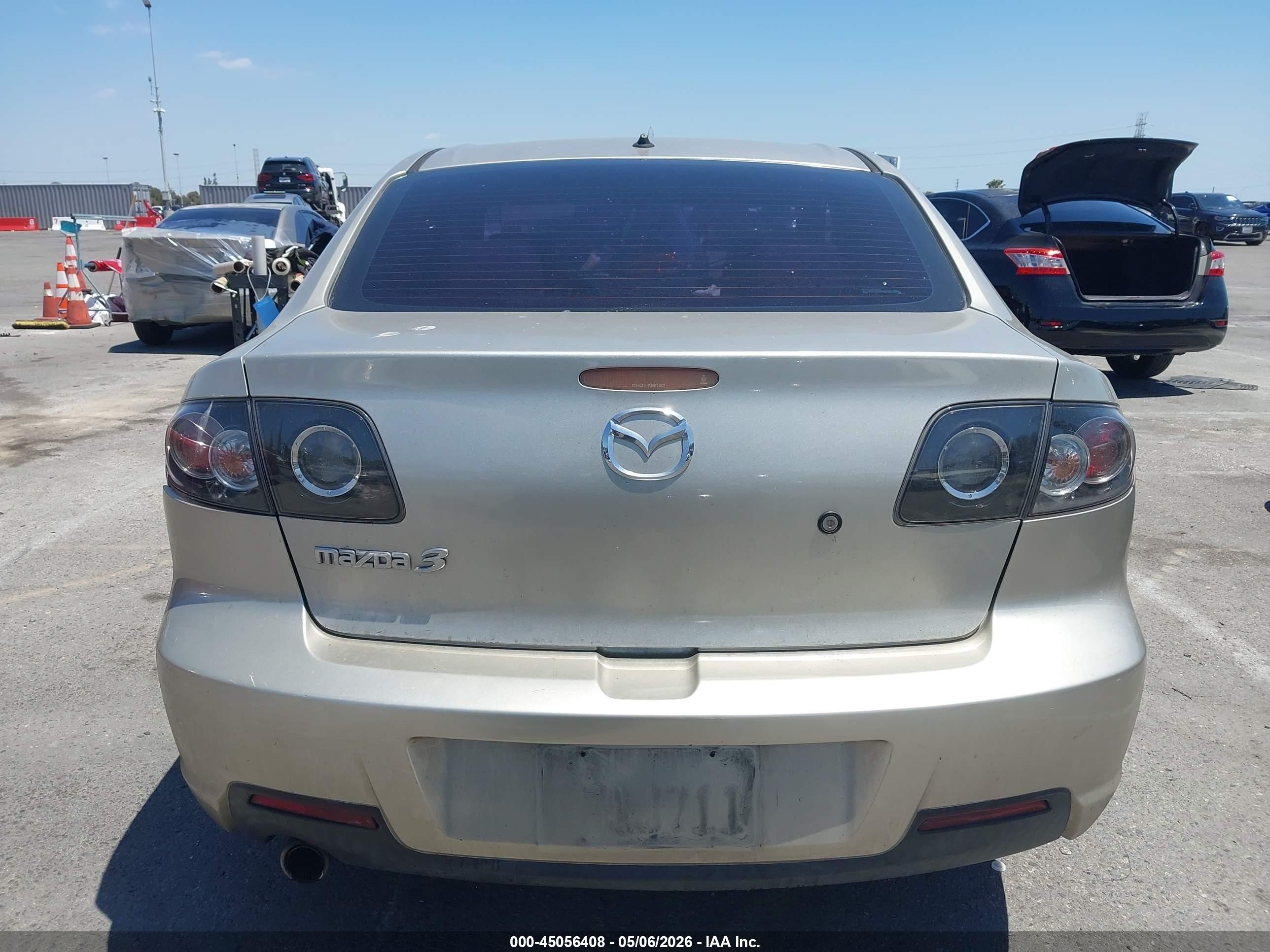 2007 Mazda Mazda3 I Champagne vin: JM1BK32F271686729
