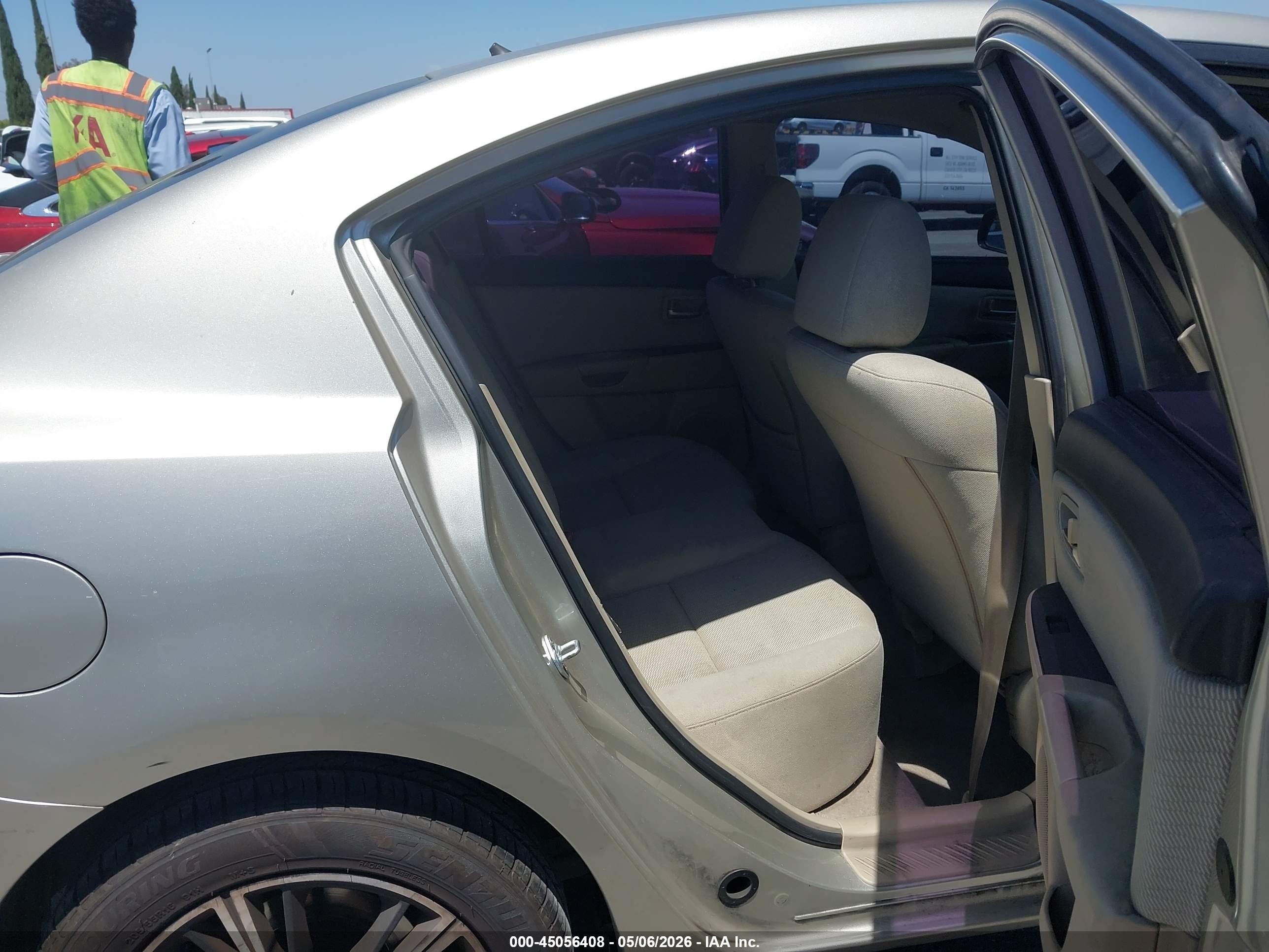 2007 Mazda Mazda3 I Champagne vin: JM1BK32F271686729