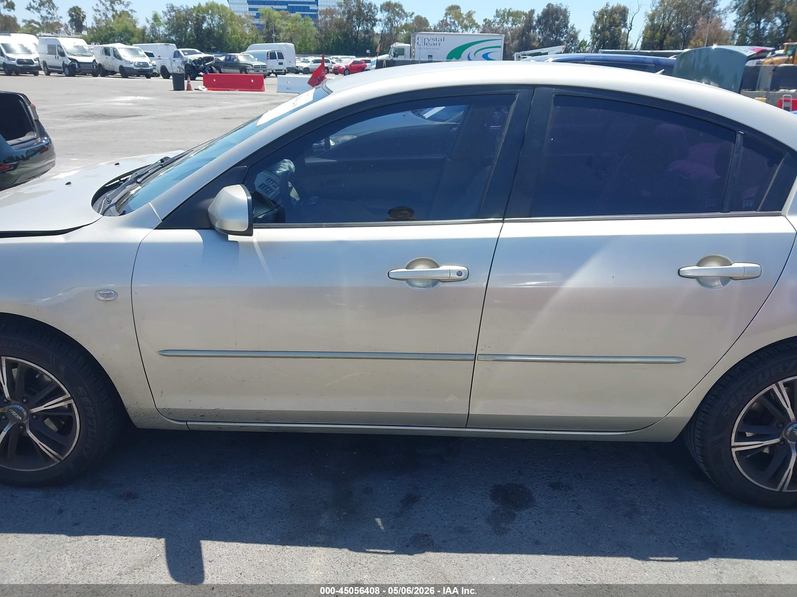 2007 Mazda Mazda3 I Champagne vin: JM1BK32F271686729