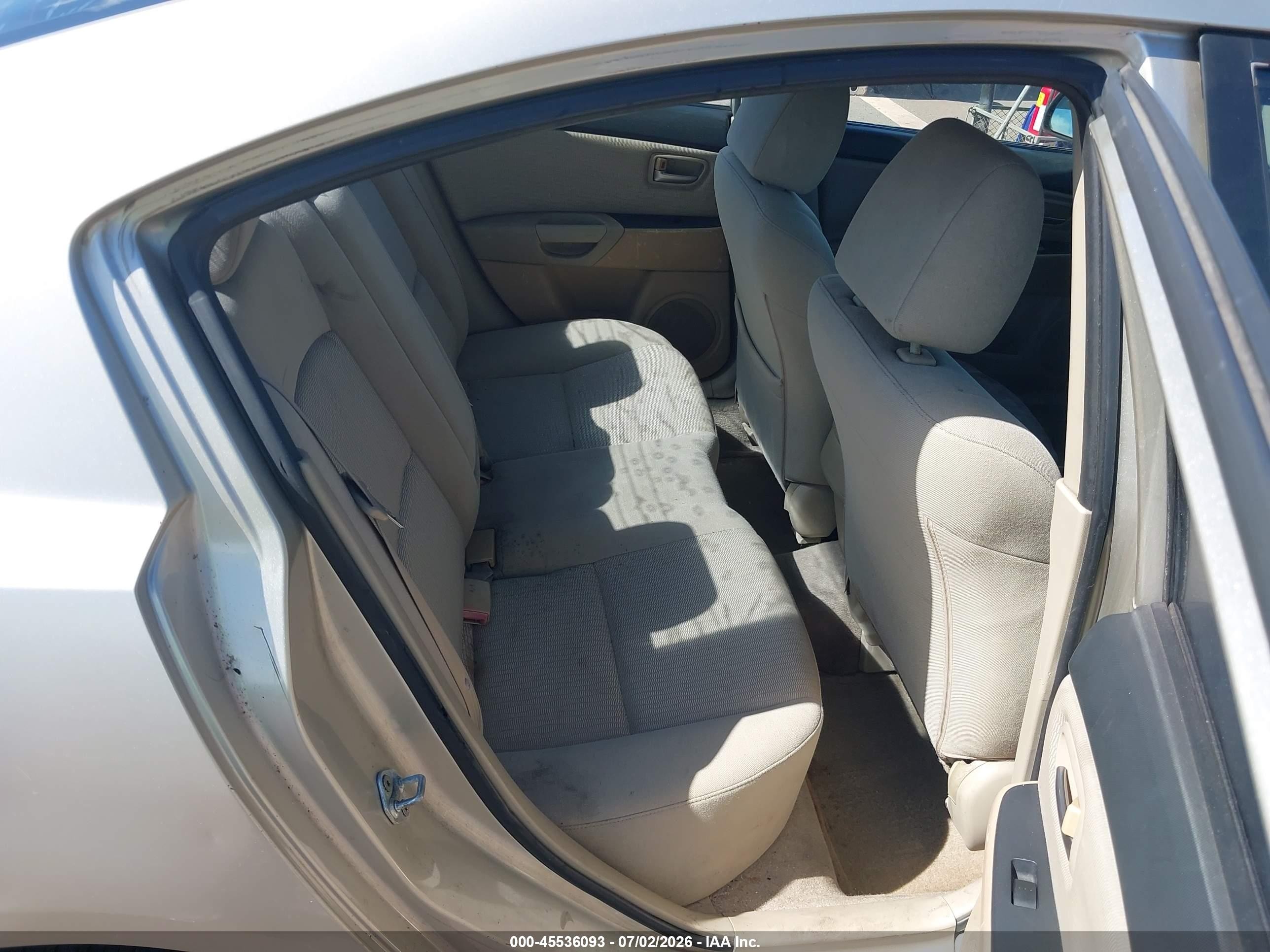 2007 Mazda Mazda3 I Silver vin: JM1BK32F271770811