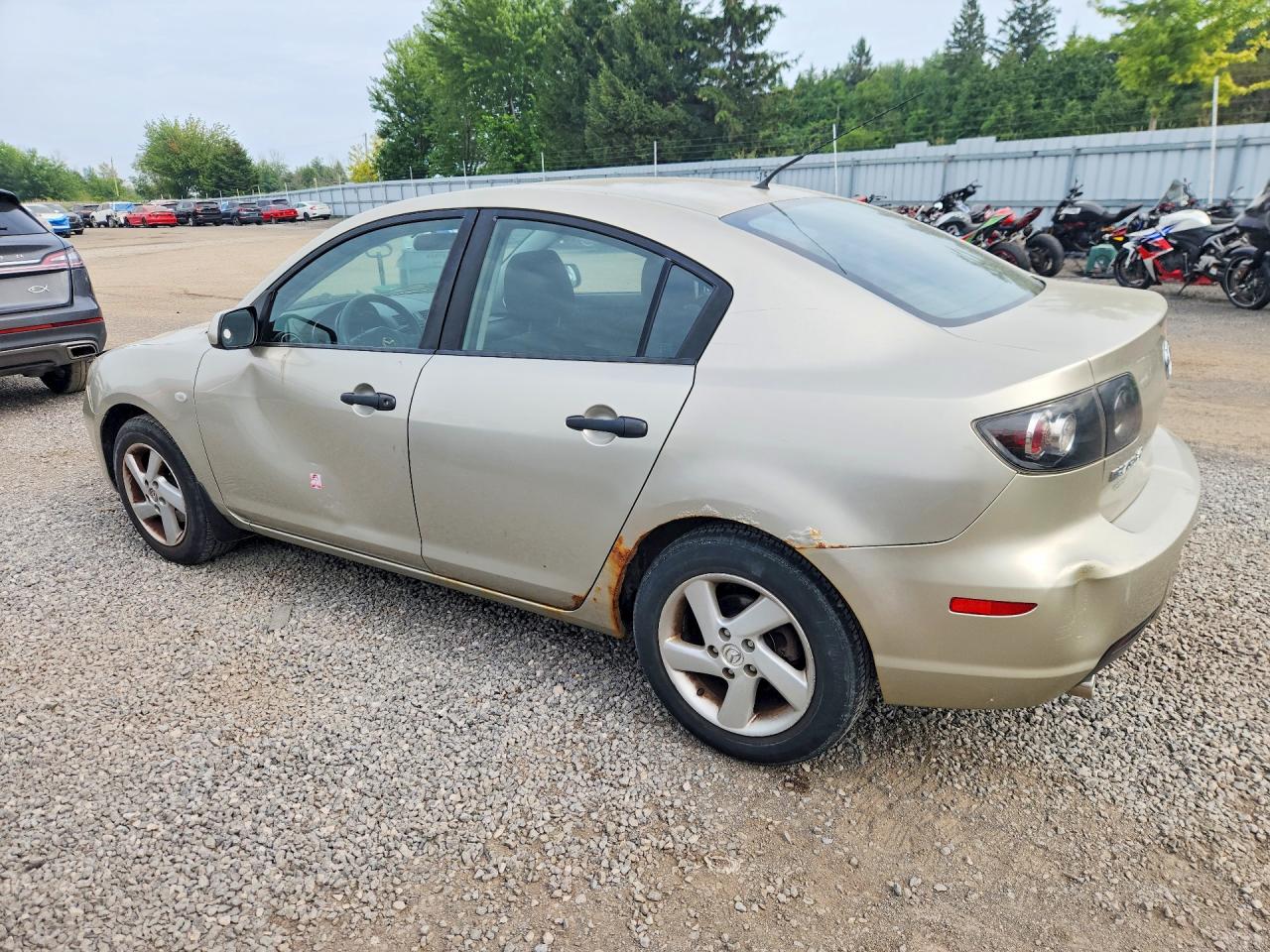 2007 Mazda 3 I Beige vin: JM1BK32F371616396