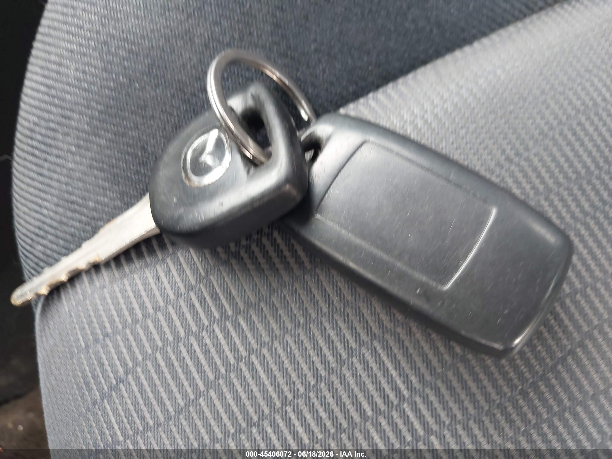 2007 Mazda Mazda3 I Gray vin: JM1BK32F471685968