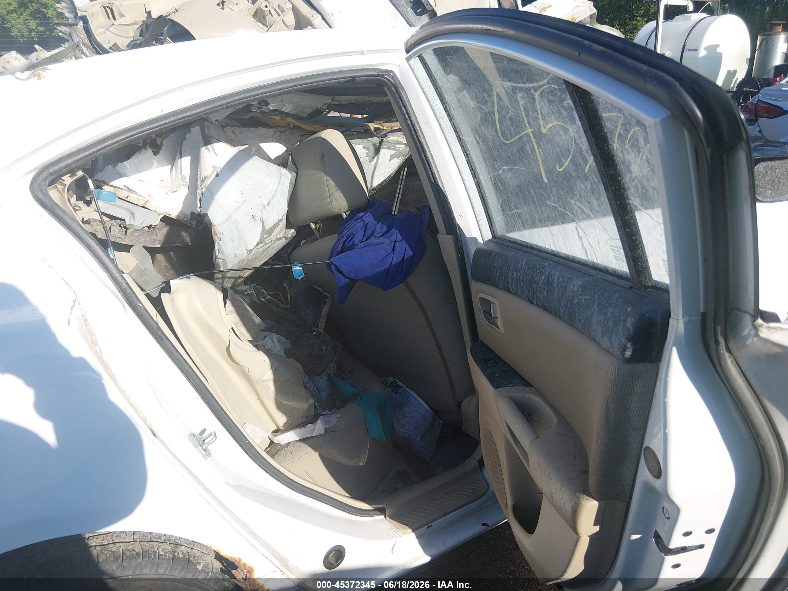 2007 Mazda Mazda3 I White vin: JM1BK32F471688370