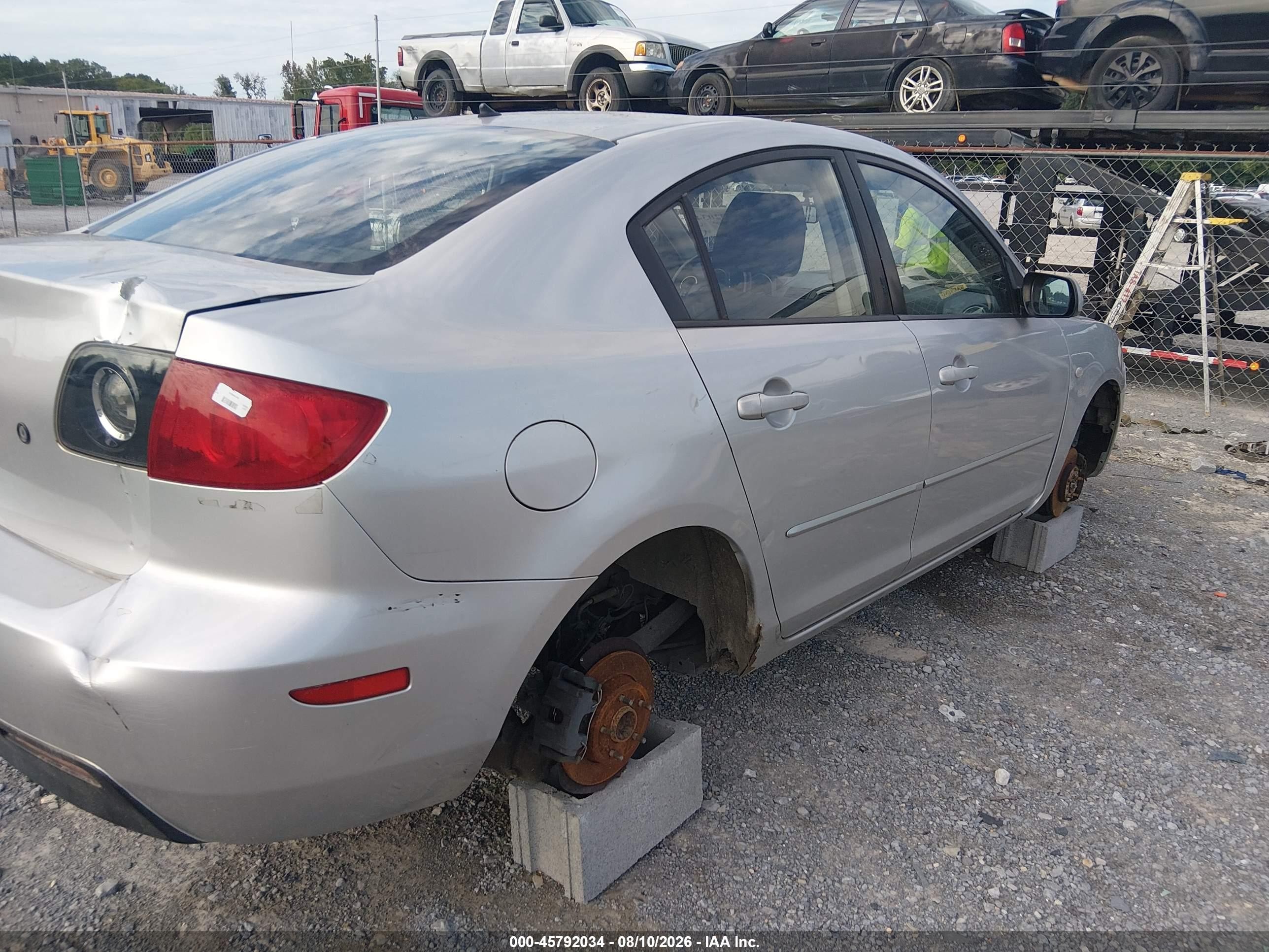 2006 Mazda Mazda3 I Touring Silver vin: JM1BK32F561490847